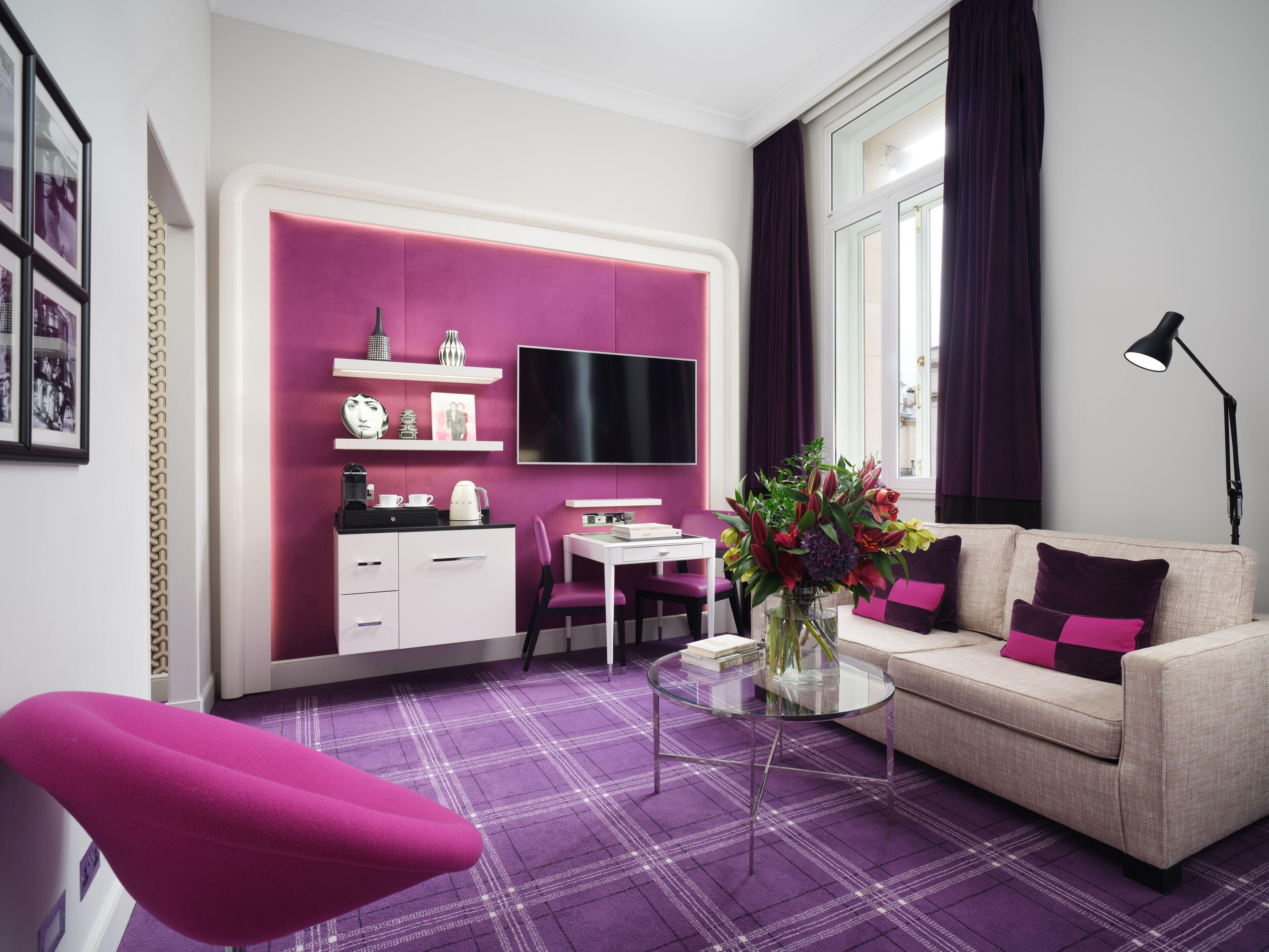 Studio King Suite Lounge Space Waterloo Place View