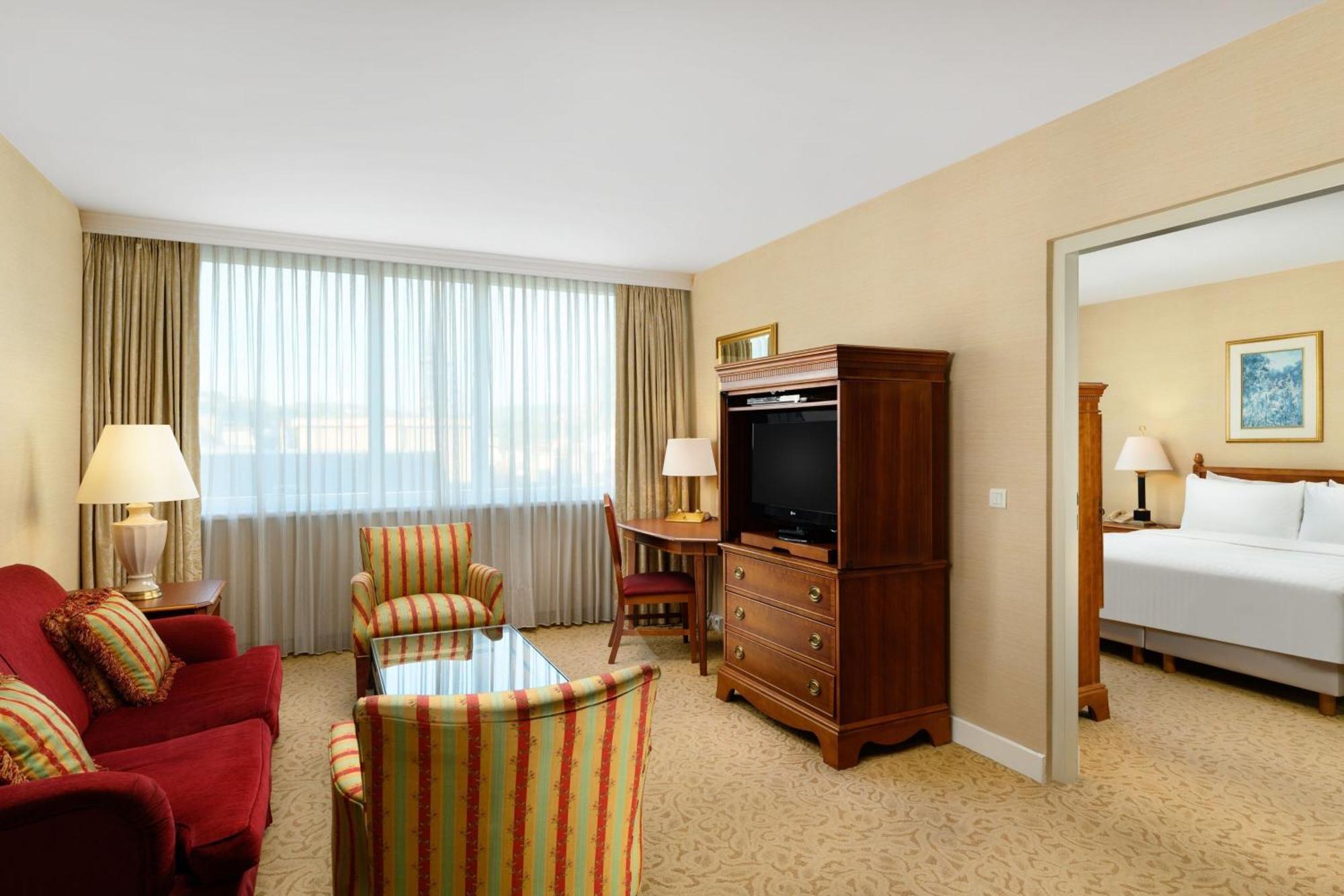 One-Bedroom Apartment One King or One Queen Sofa Bed
