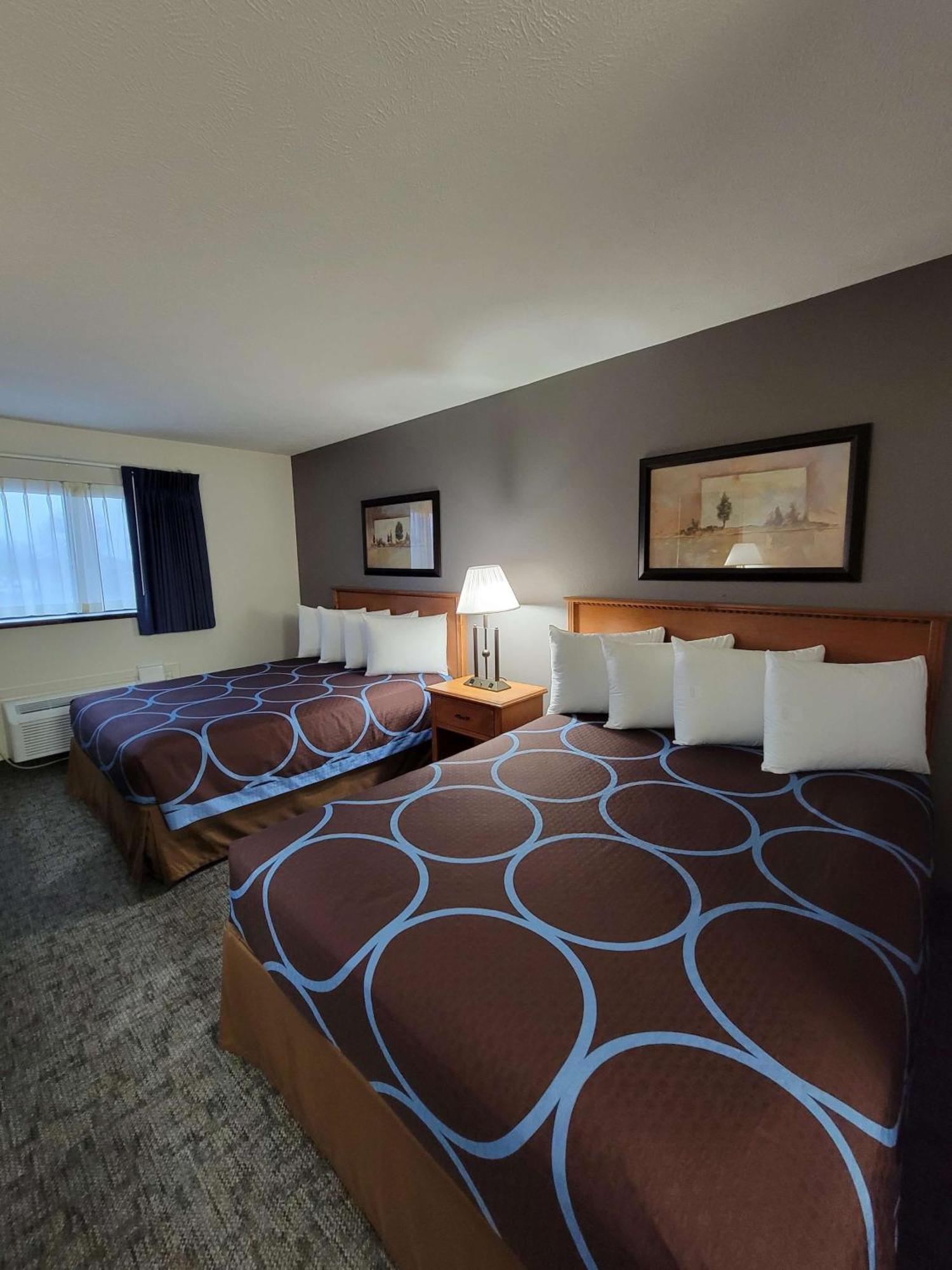 Queen Rooms Two Queen Beds Non-Smoking