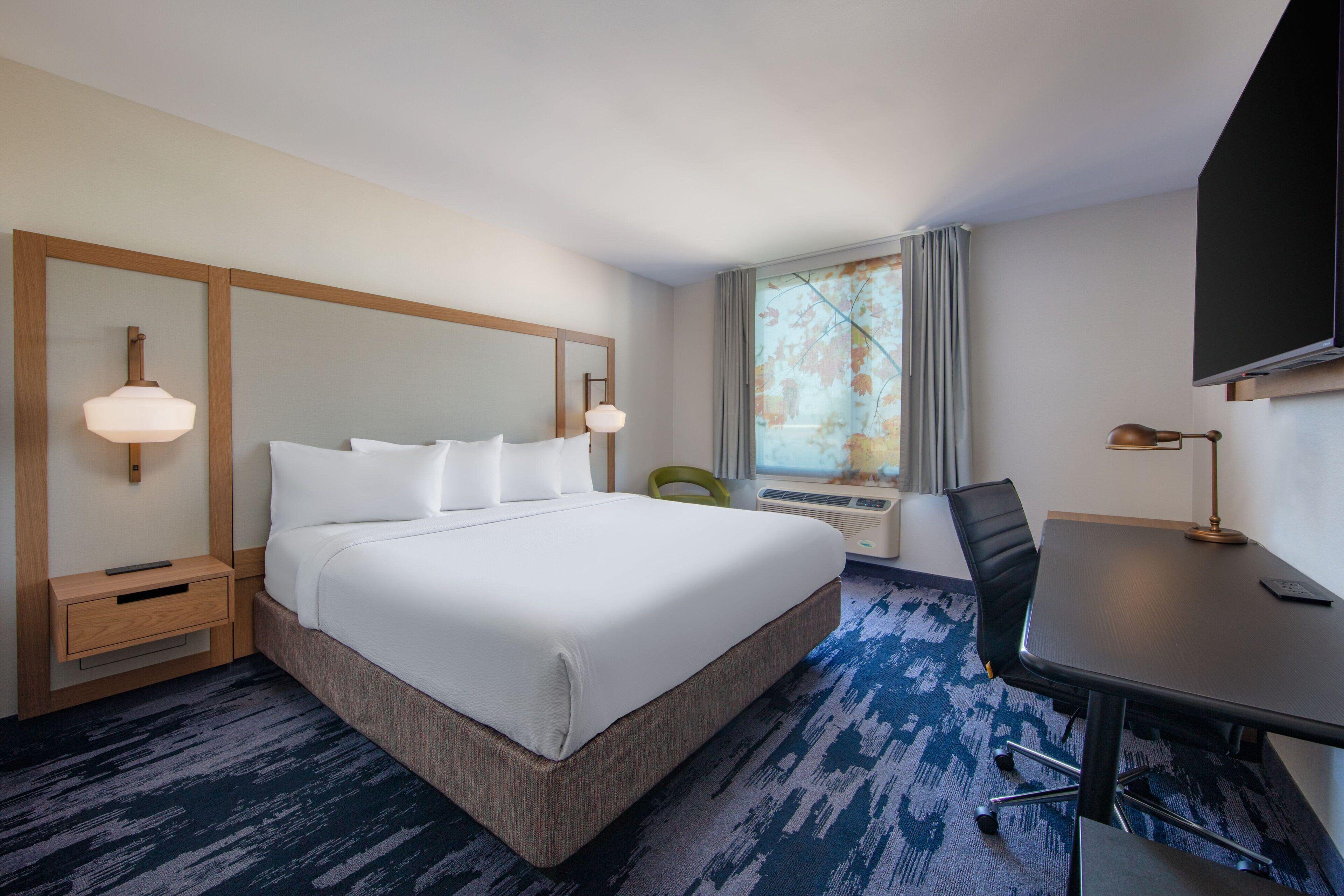 King Room Bathtub Mobility Access