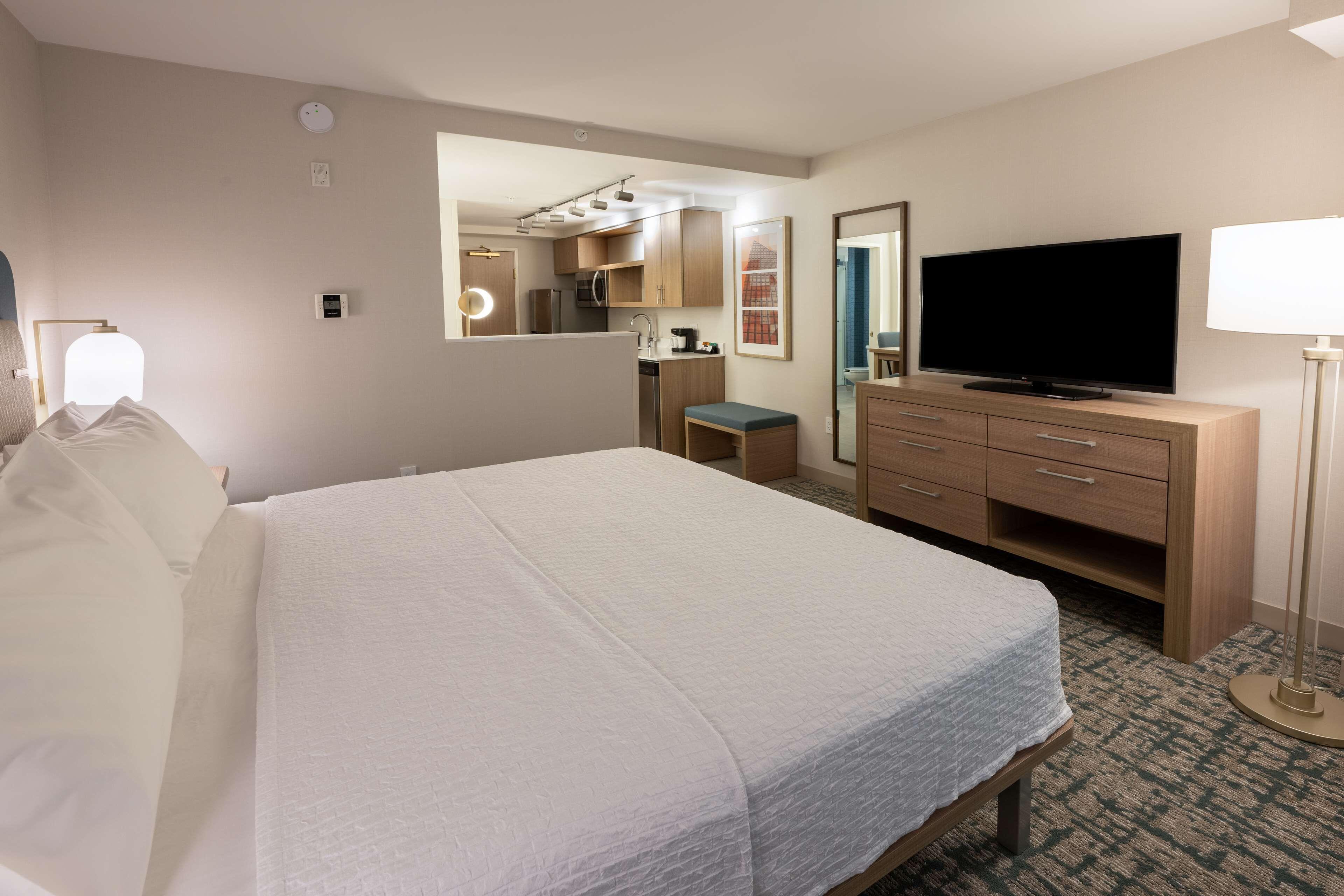 Efficiency King Suite