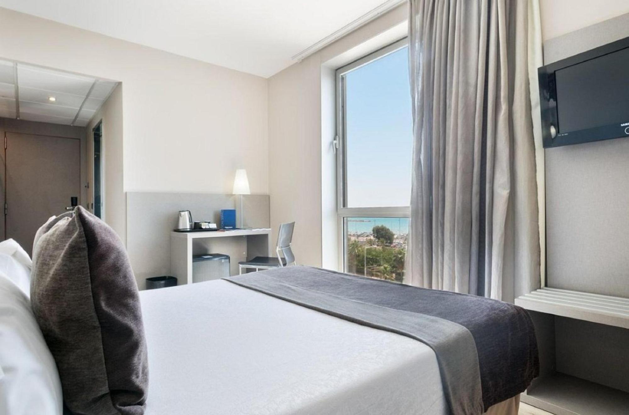 Deluxe Double or Twin Room Sea View