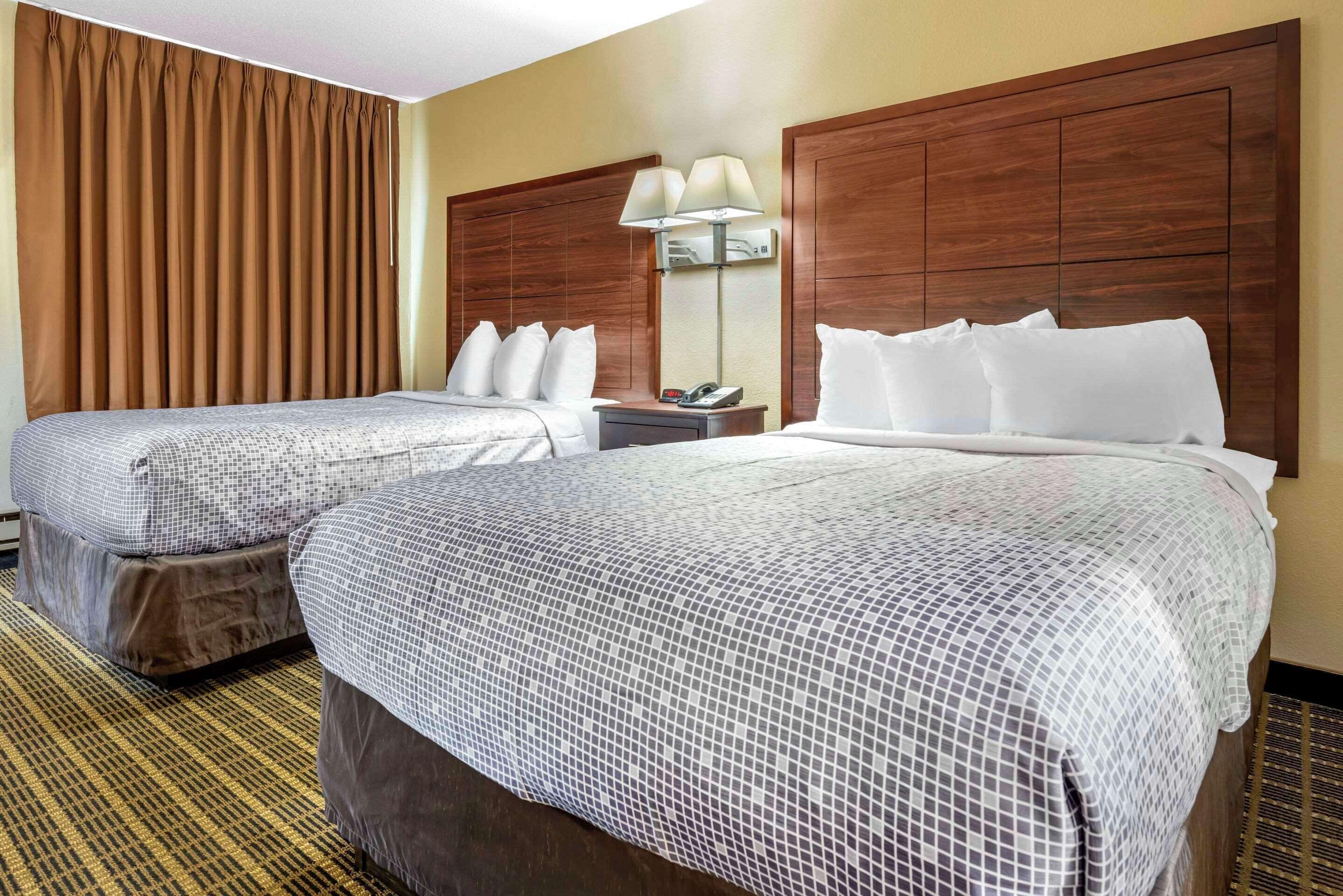 Double Room Two Double Beds Non-Smoking