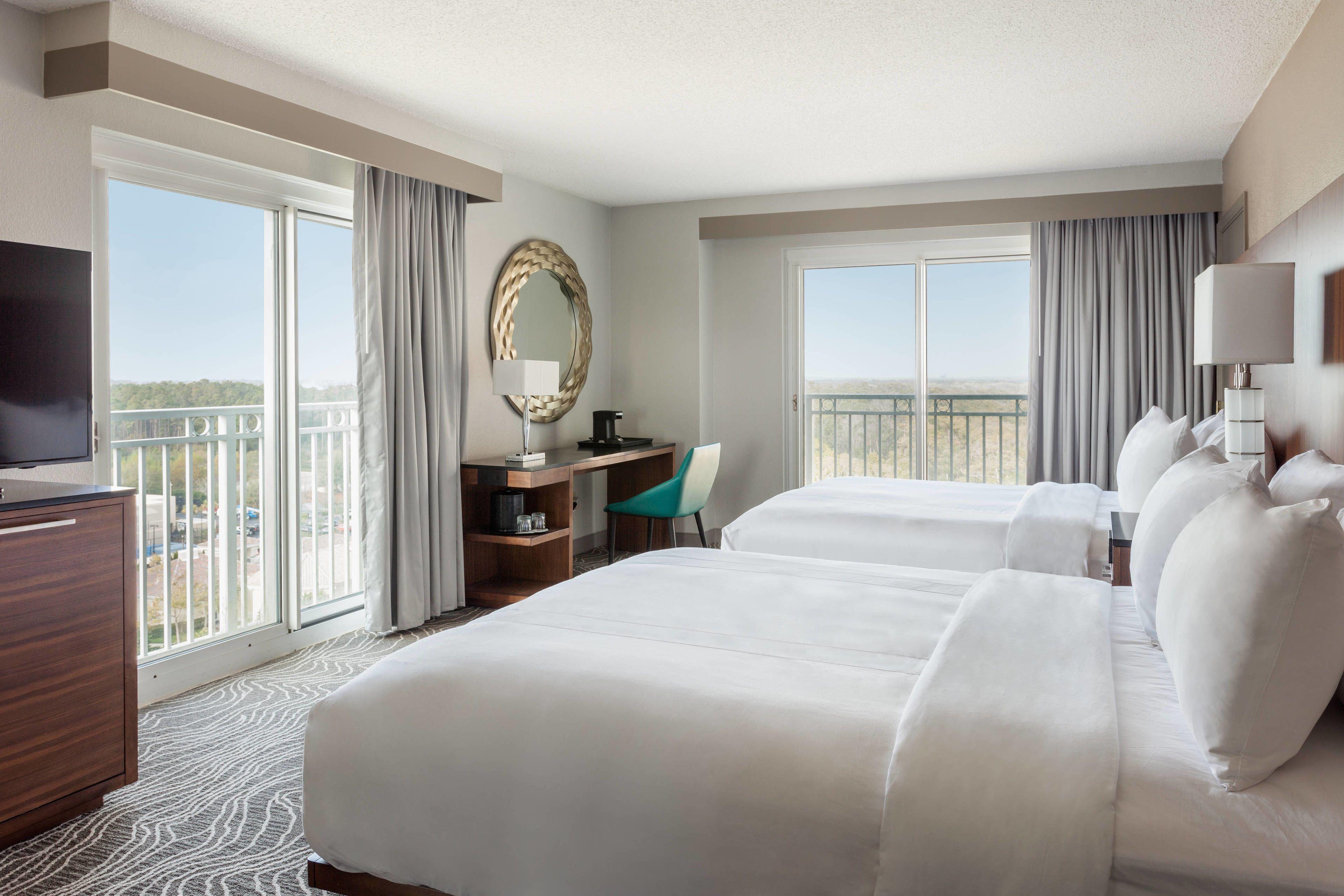 Queen Room Resort View Tub Mobility Accessible