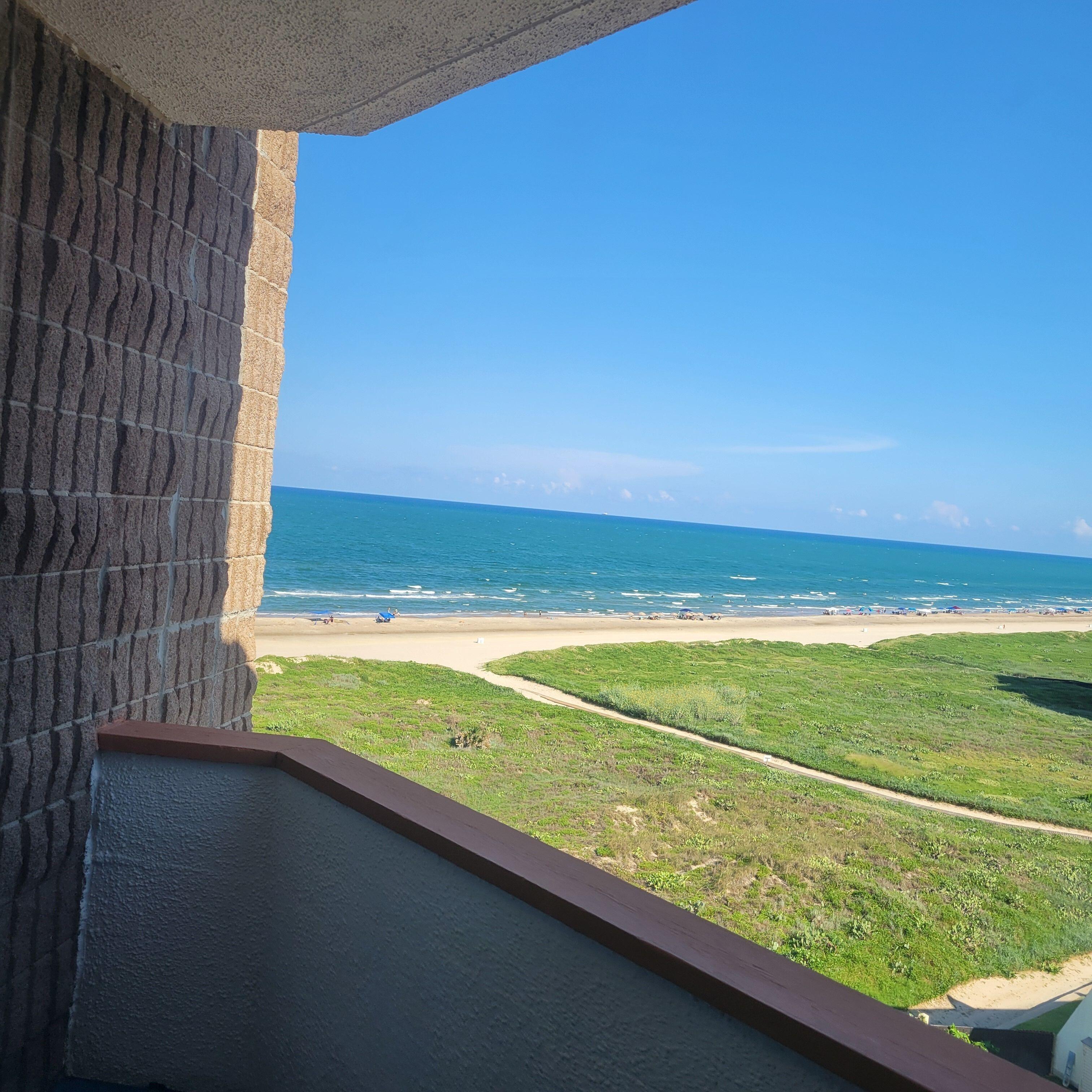 Standard Queen Room North Partial Ocean View
