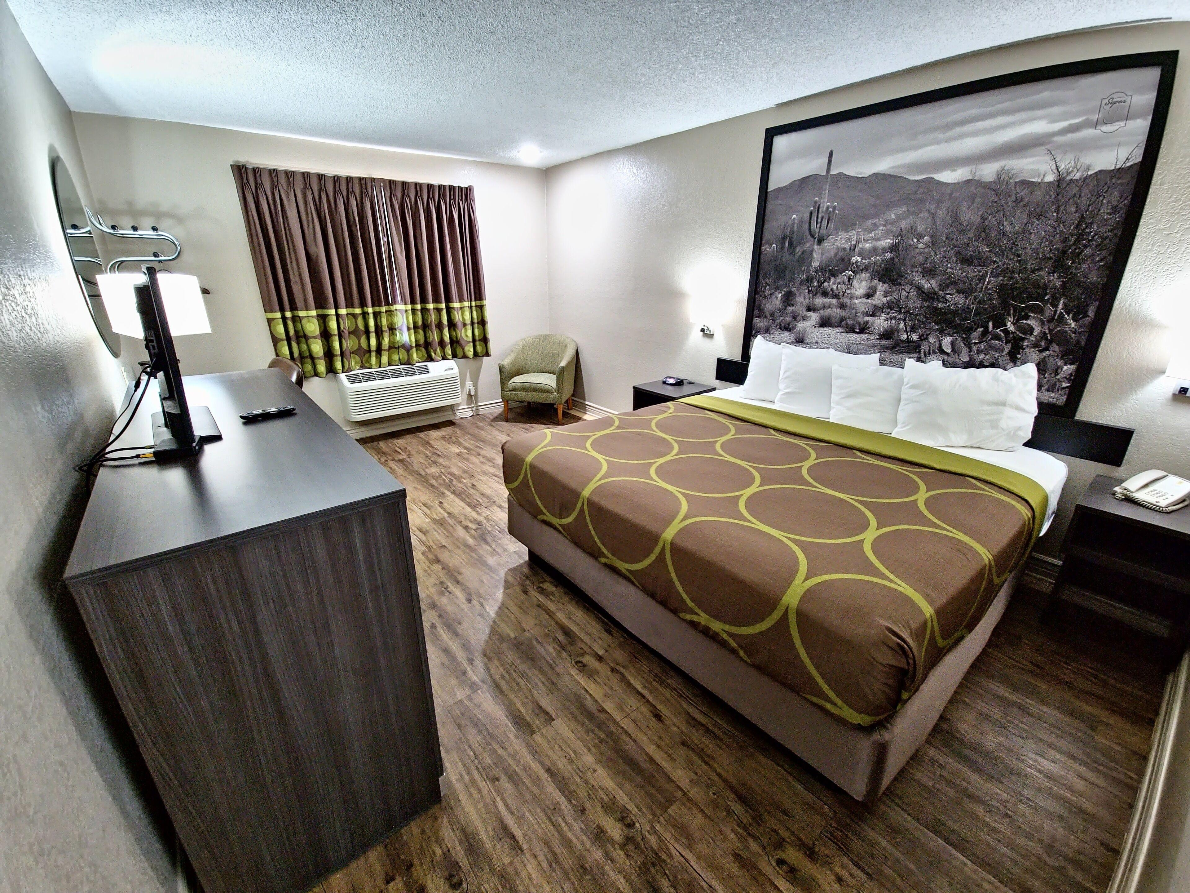Deluxe King Room Non-Smoking