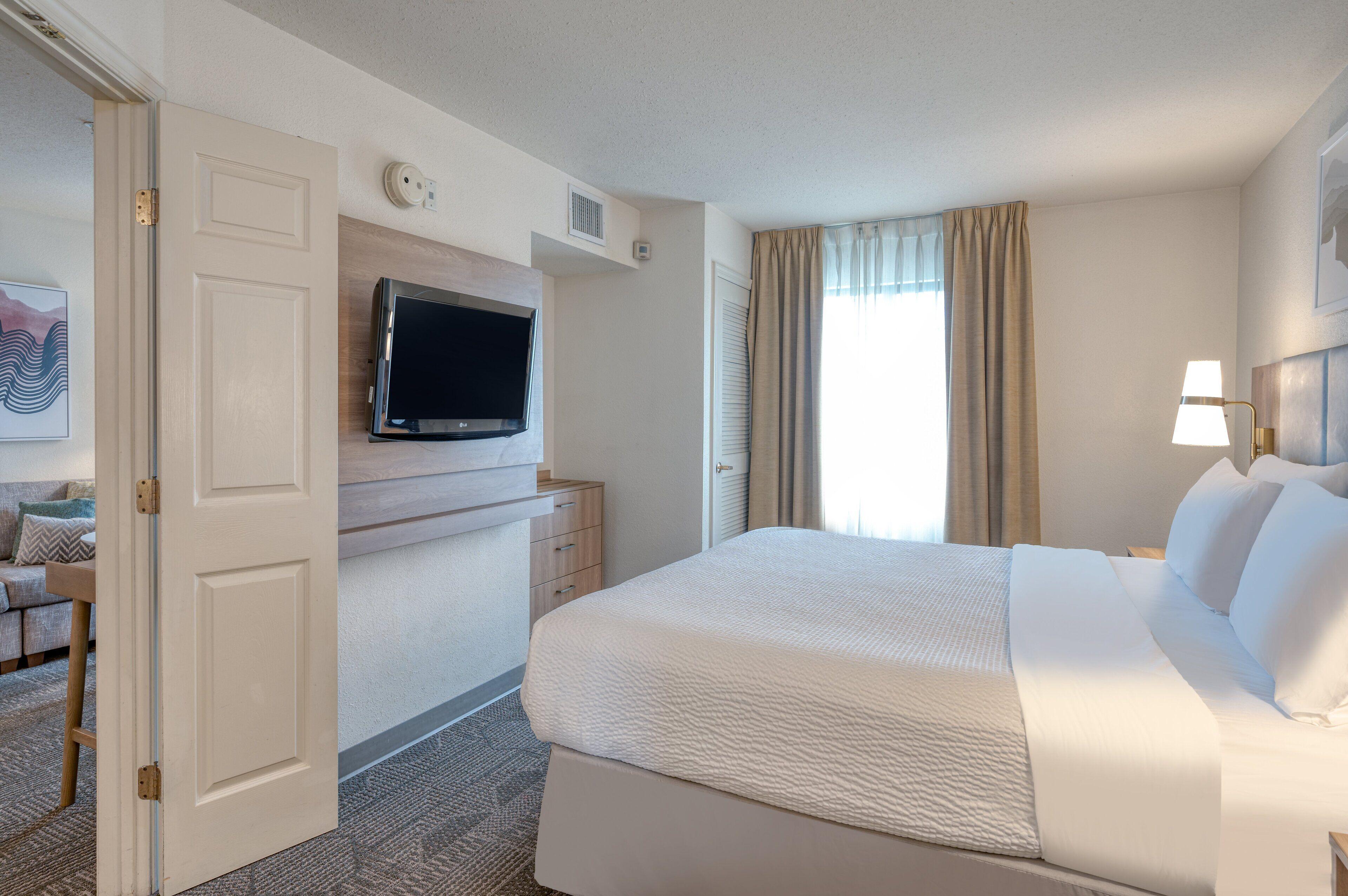 One-Bedroom King Suite