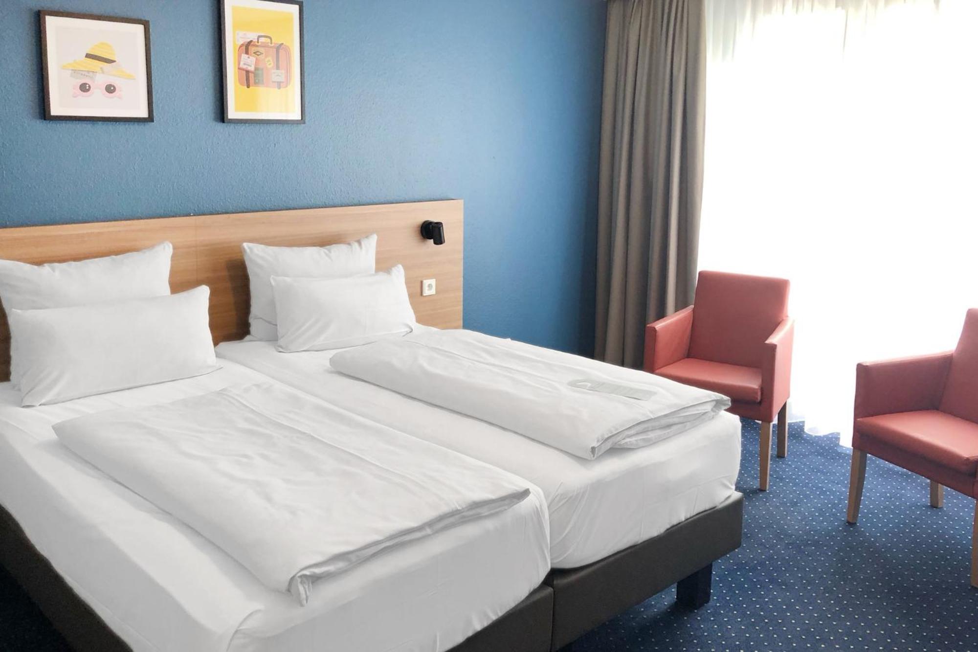 Standard Queen Room