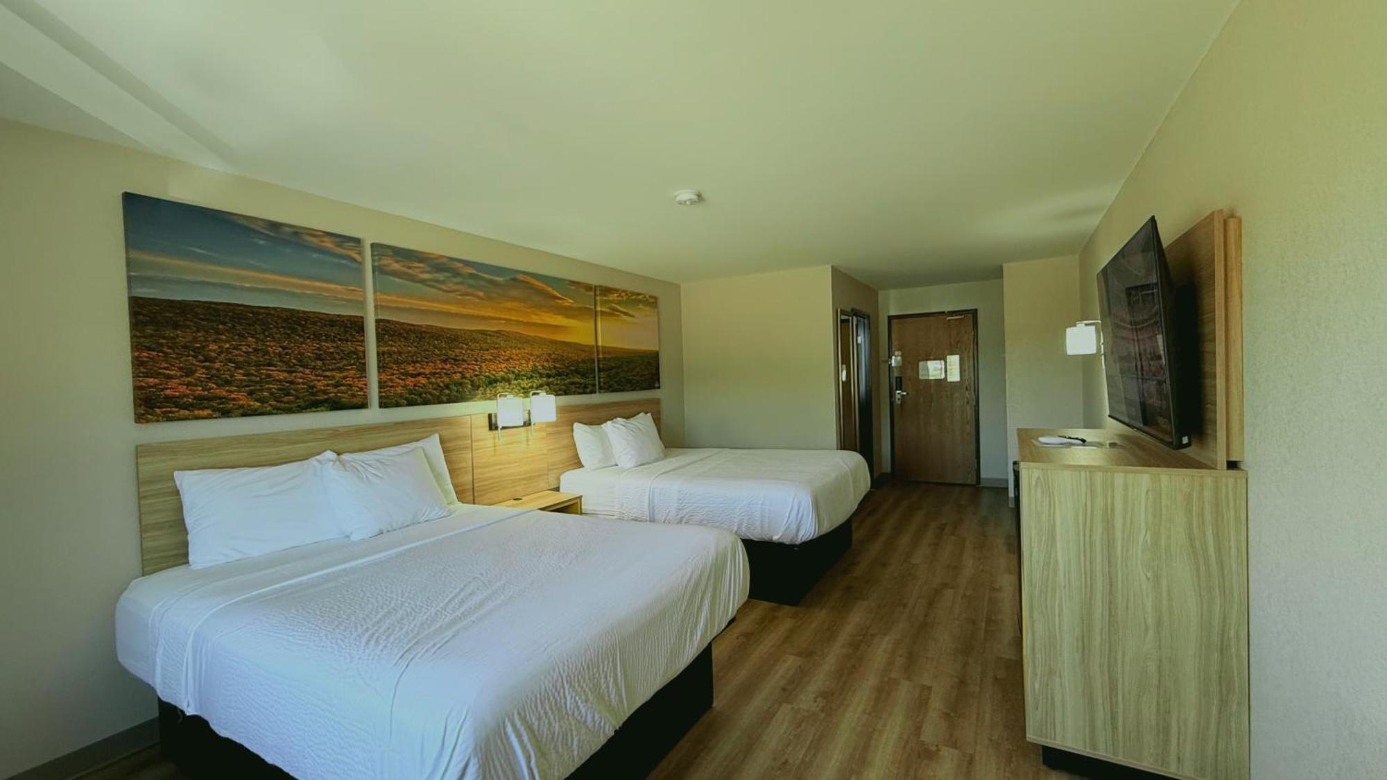 Queen Room Two Queen Beds Non-Smoking