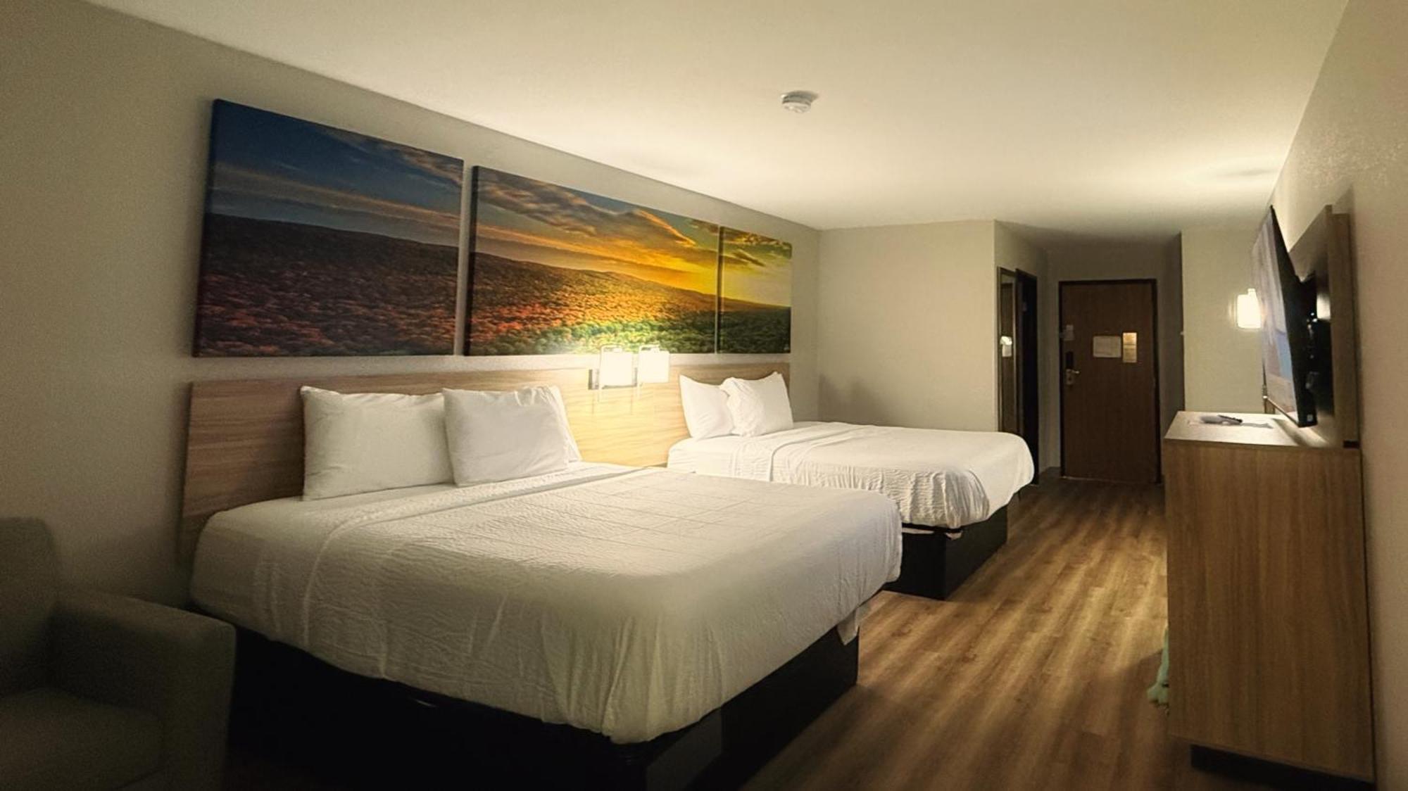 Deluxe Queen Room Two Queen Beds Non-Smoking