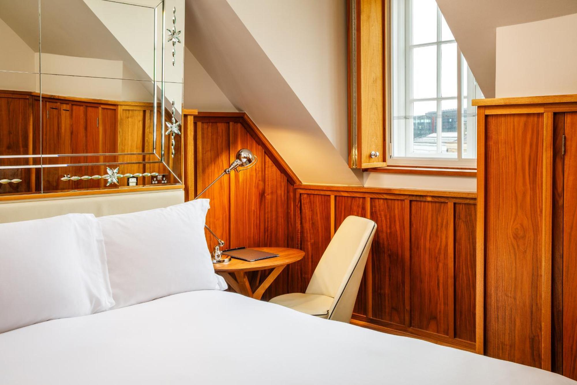 Queen Room Edwardian or High Floor