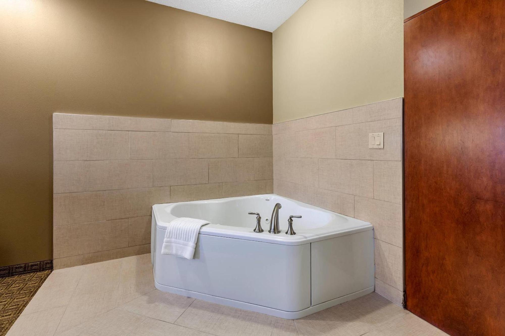 Superior King Suite - Non-Smoking
