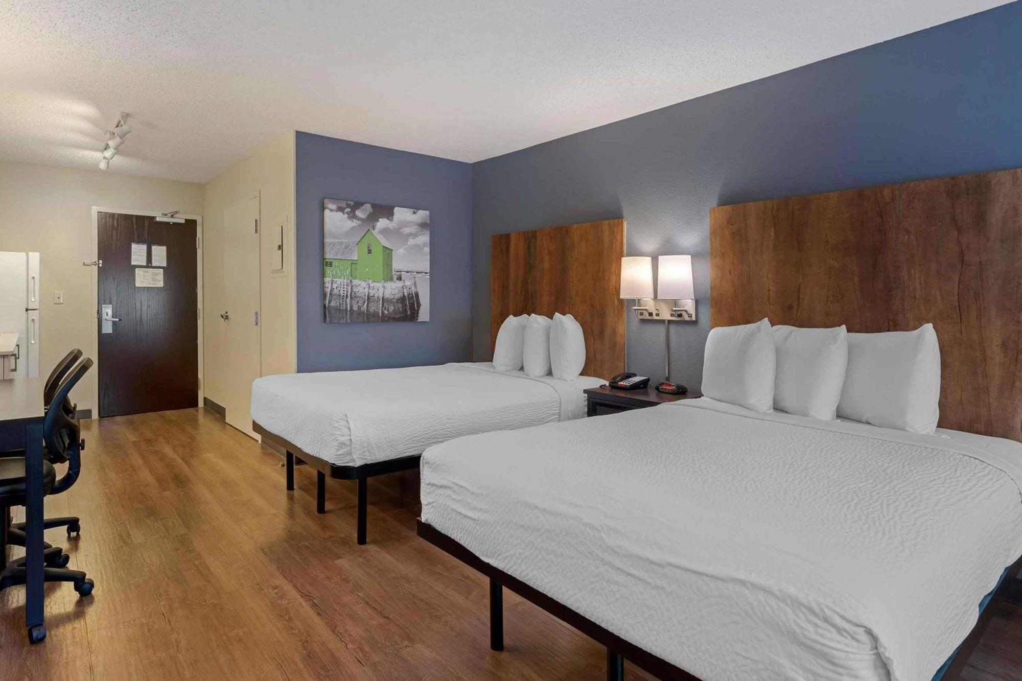 Studio 2 Queen Beds Non-Smoking