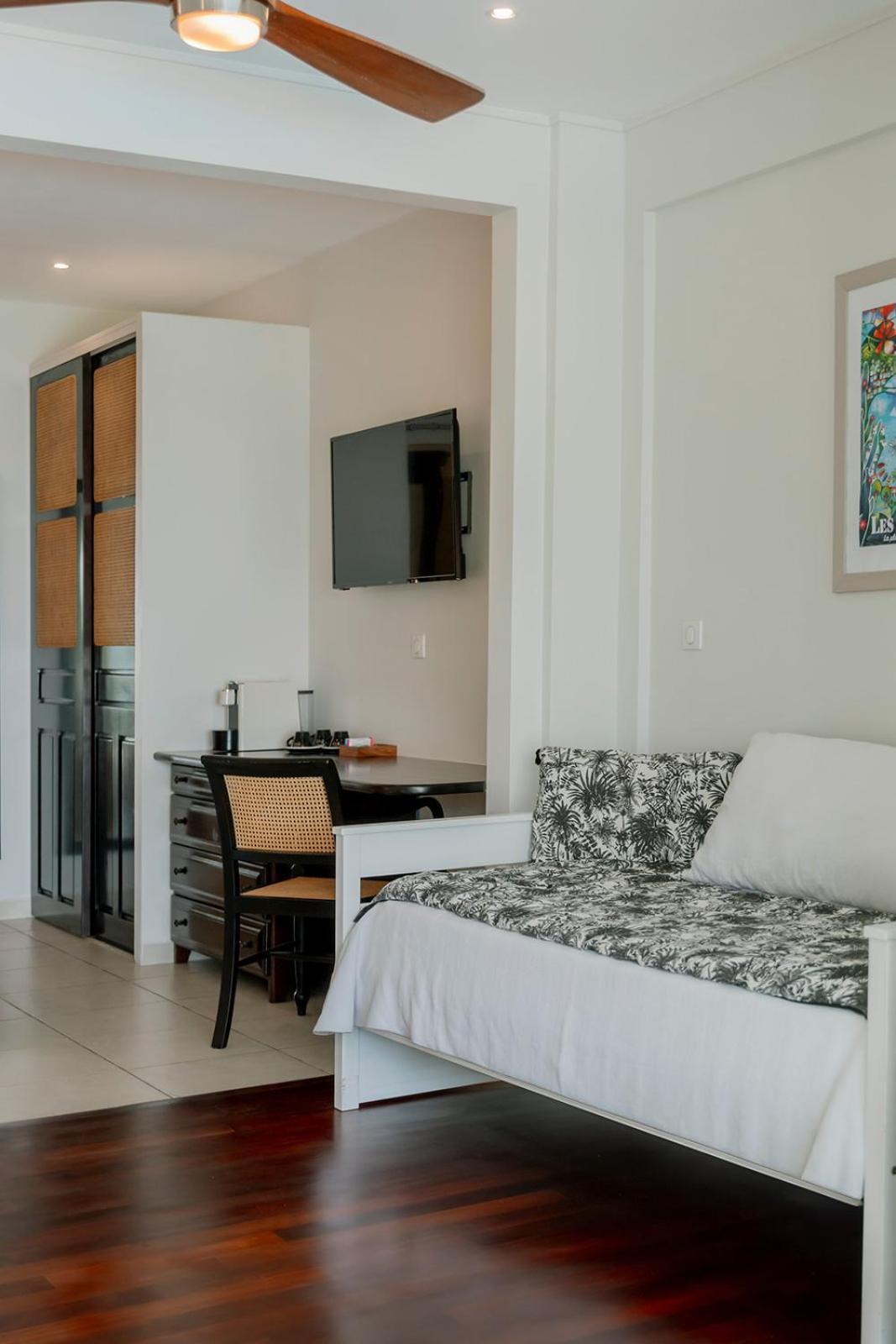 Superior Triple Room Sea View
