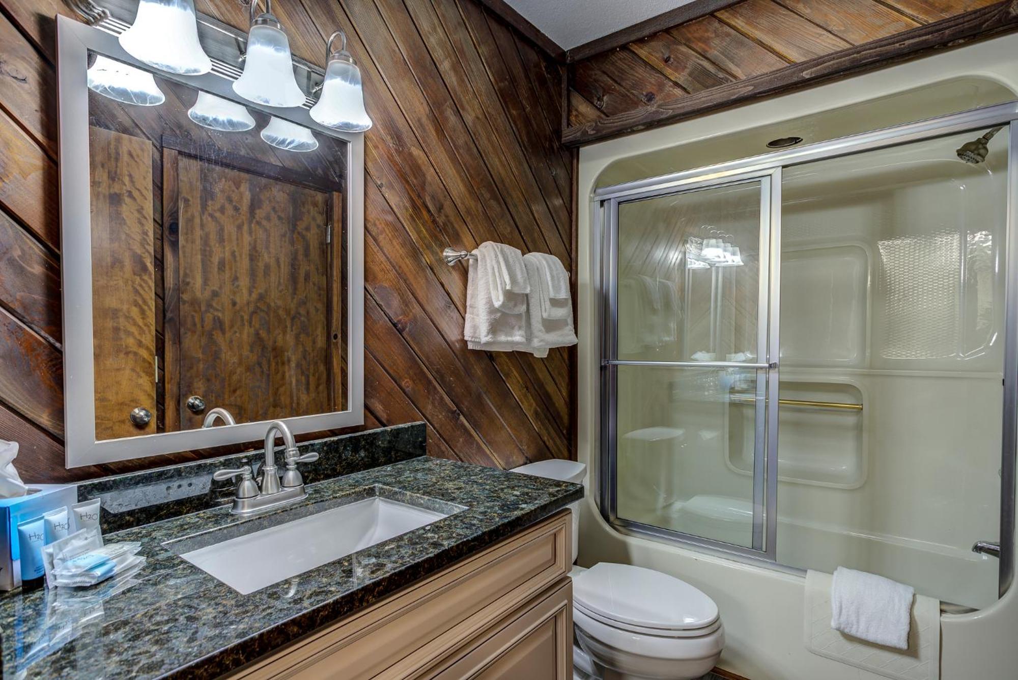 Two-Bedroom Apartment Single Beds
