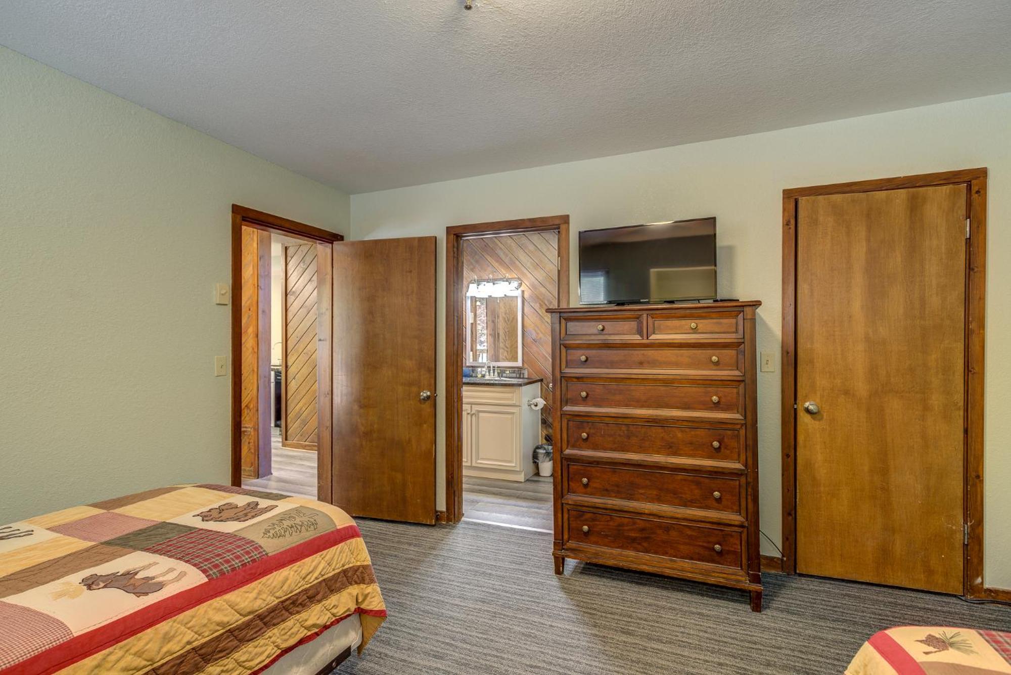Two-Bedroom Apartment Single Beds