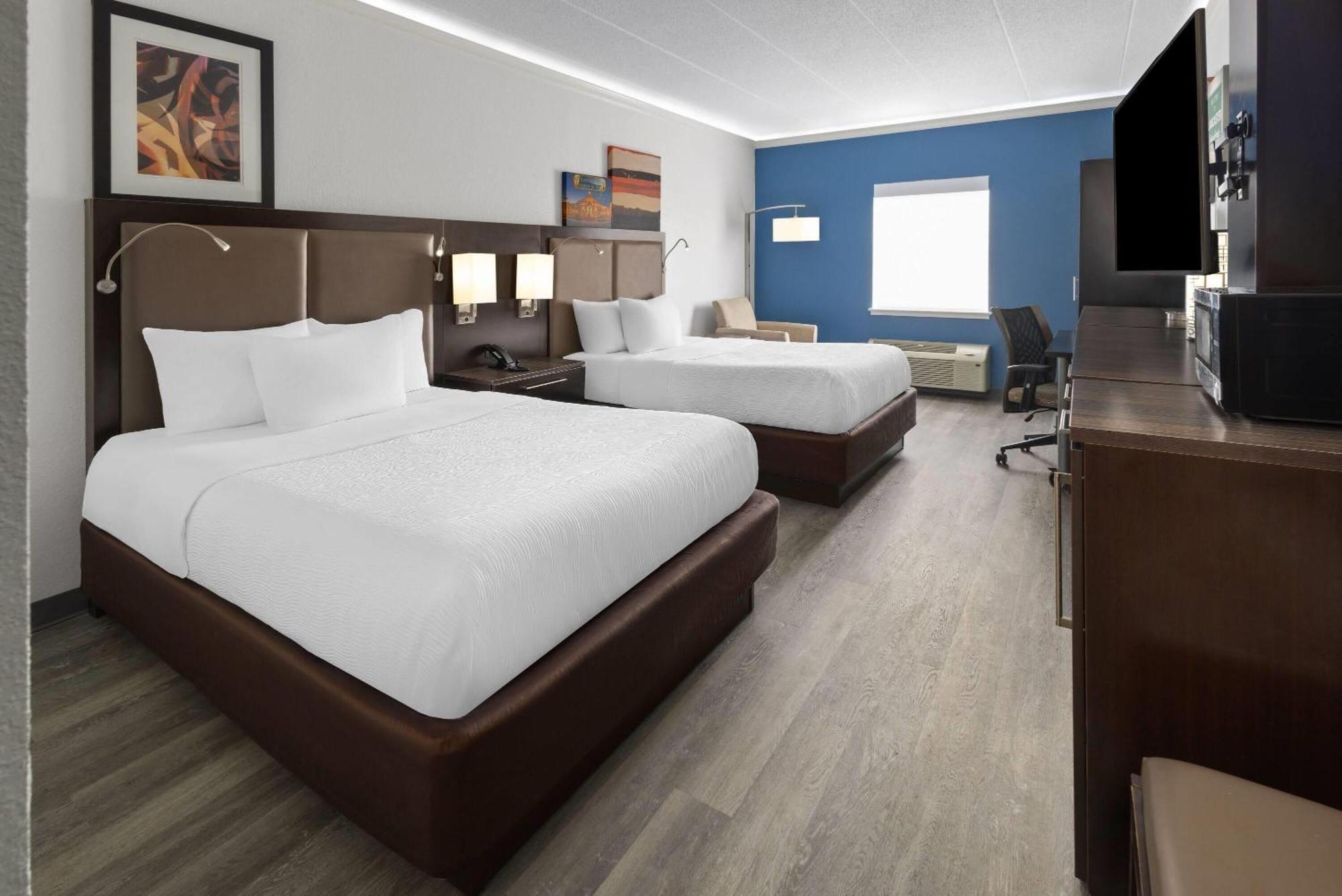 Queen Room Two Queen Beds Non-Smoking