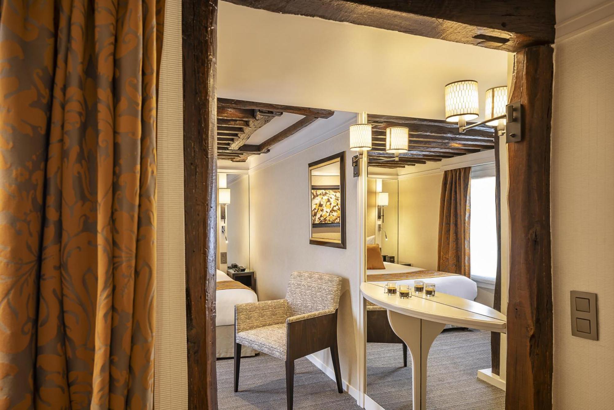 Deluxe Queen Room
