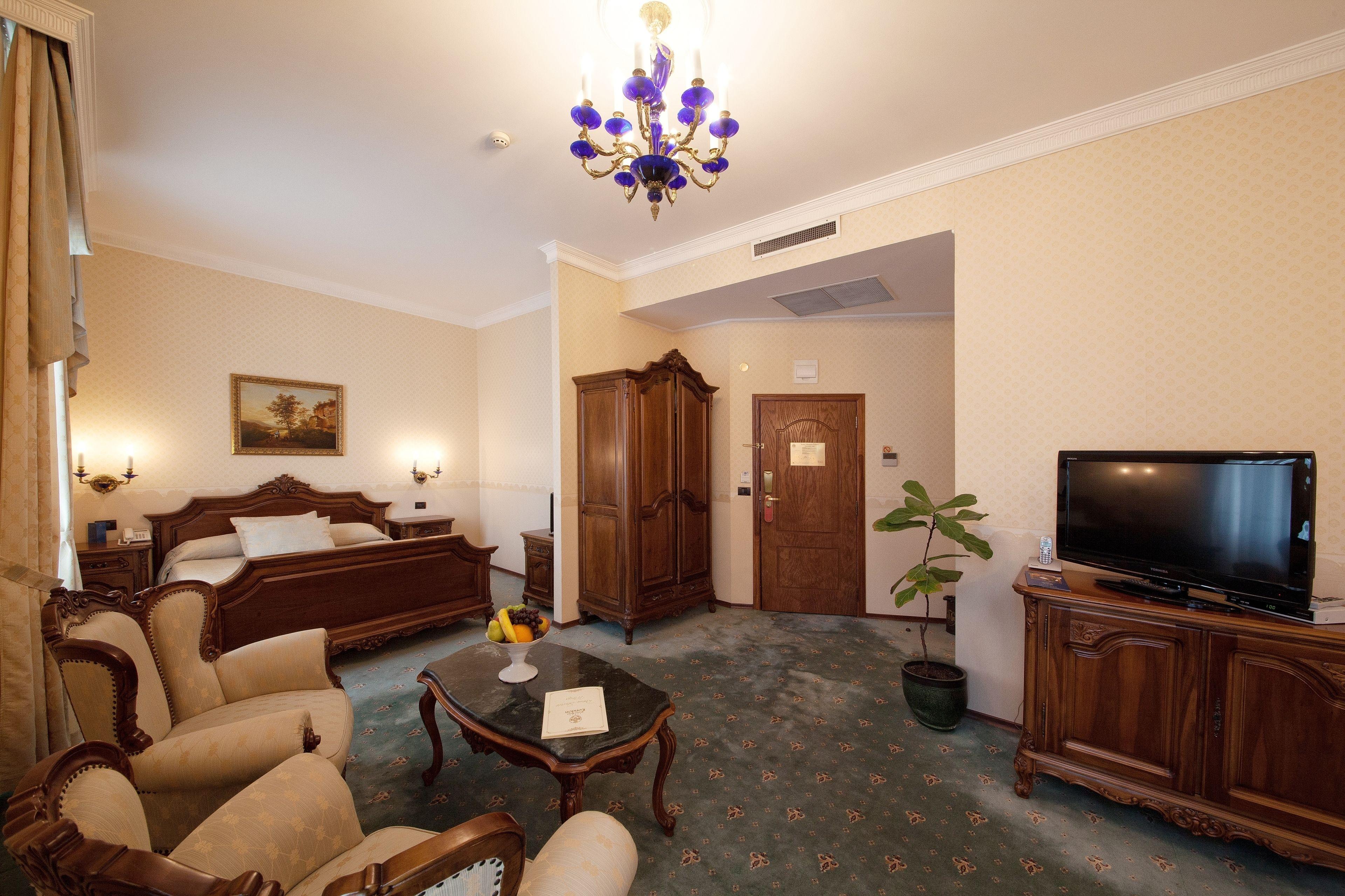 Double Room Queen bed