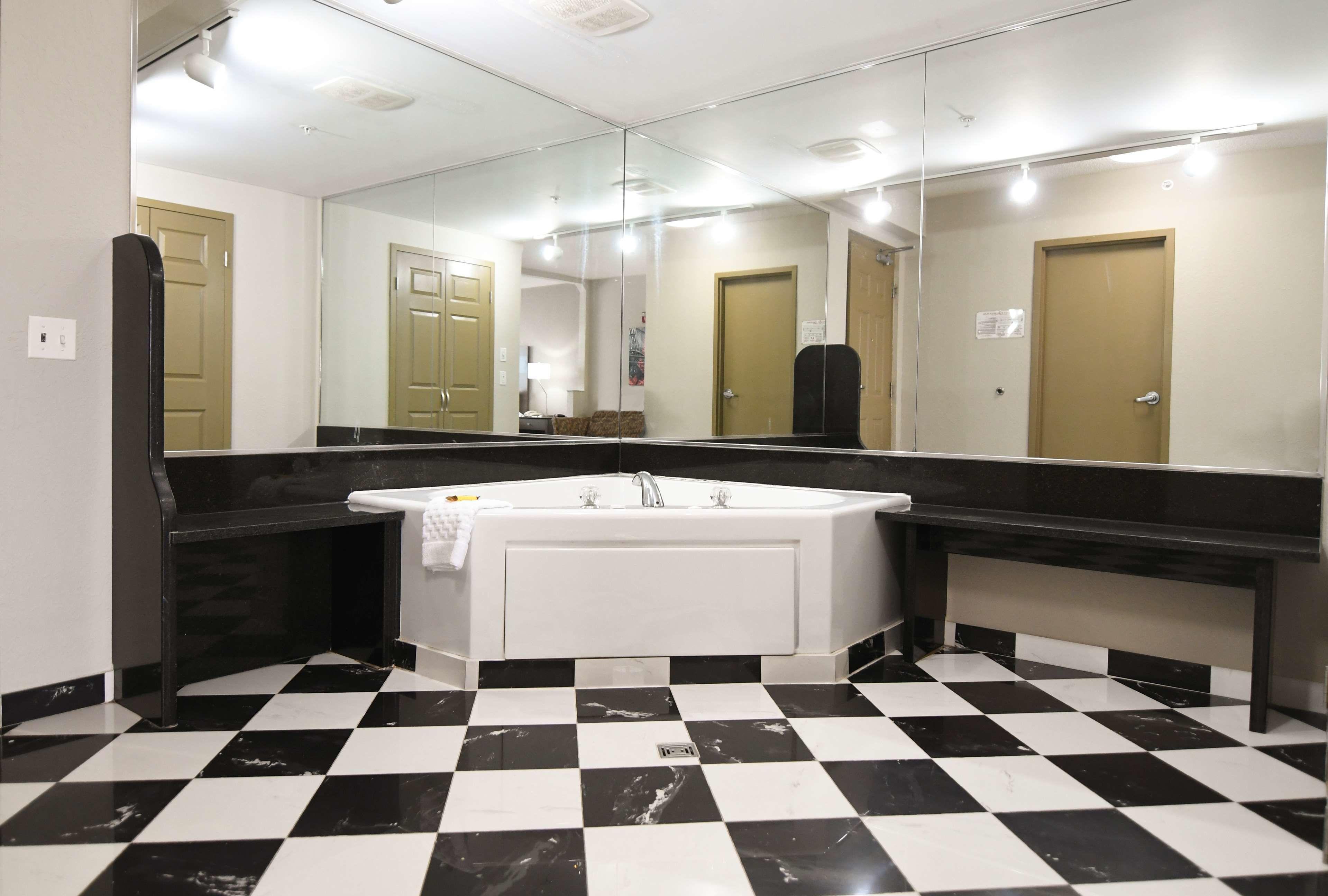King Suite Spa Bath Non-Smoking