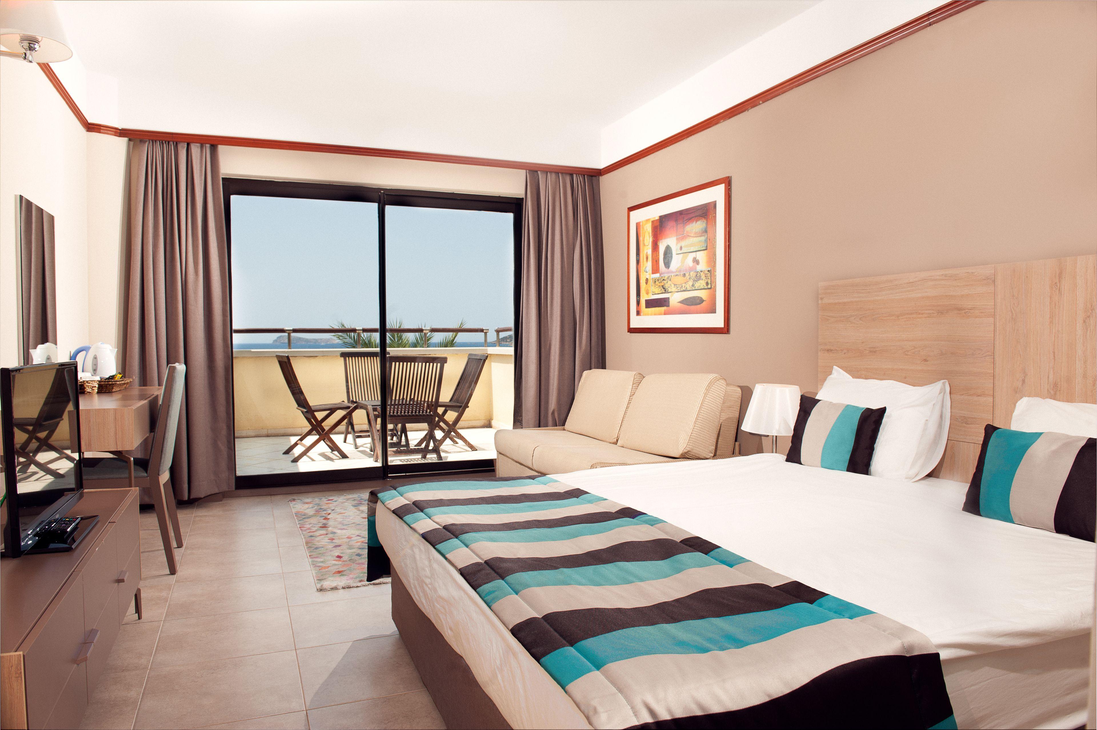 Double or Twin Room Sea View