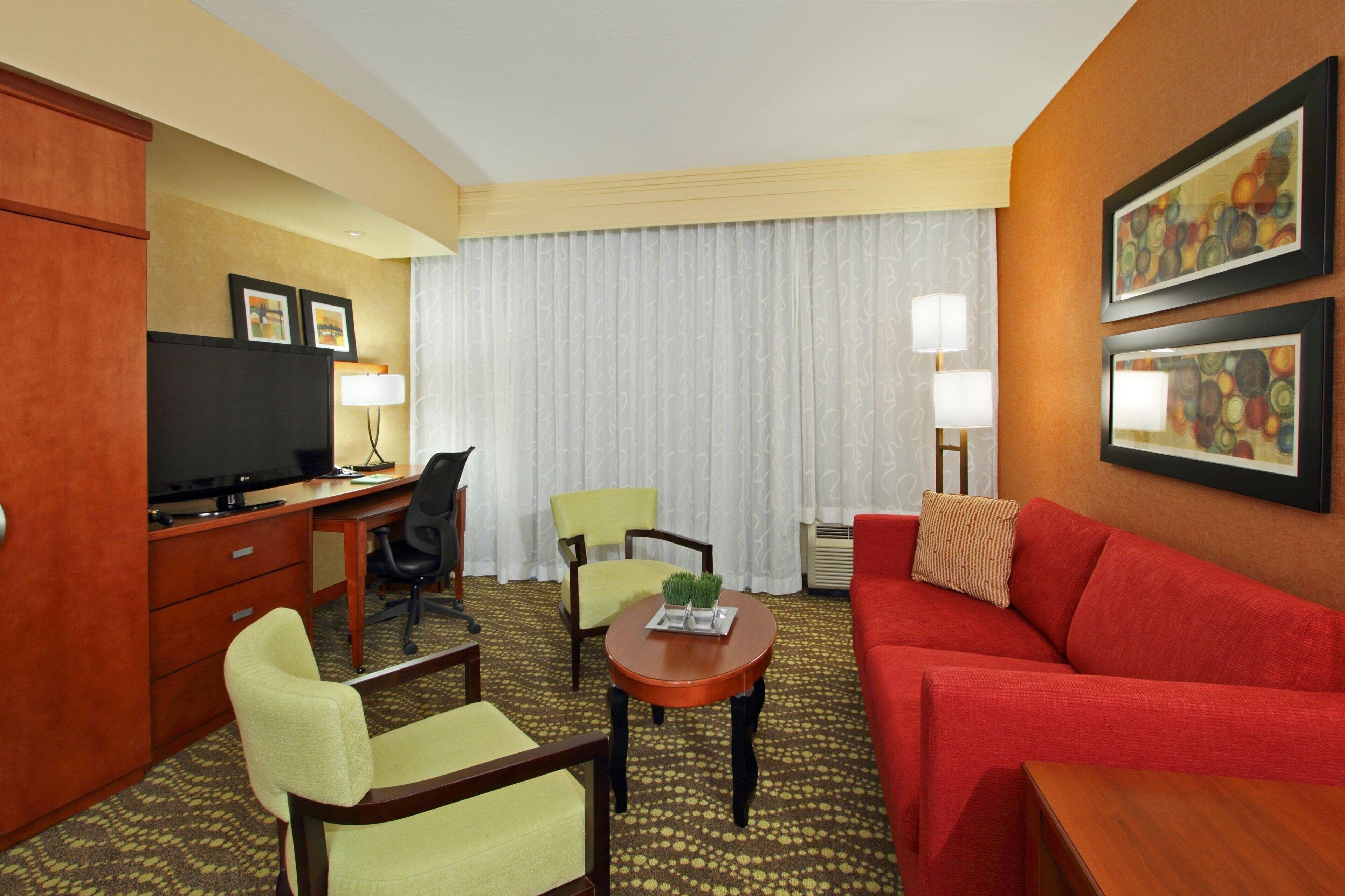 One-Bedroom King Executive Suite - Corner Room