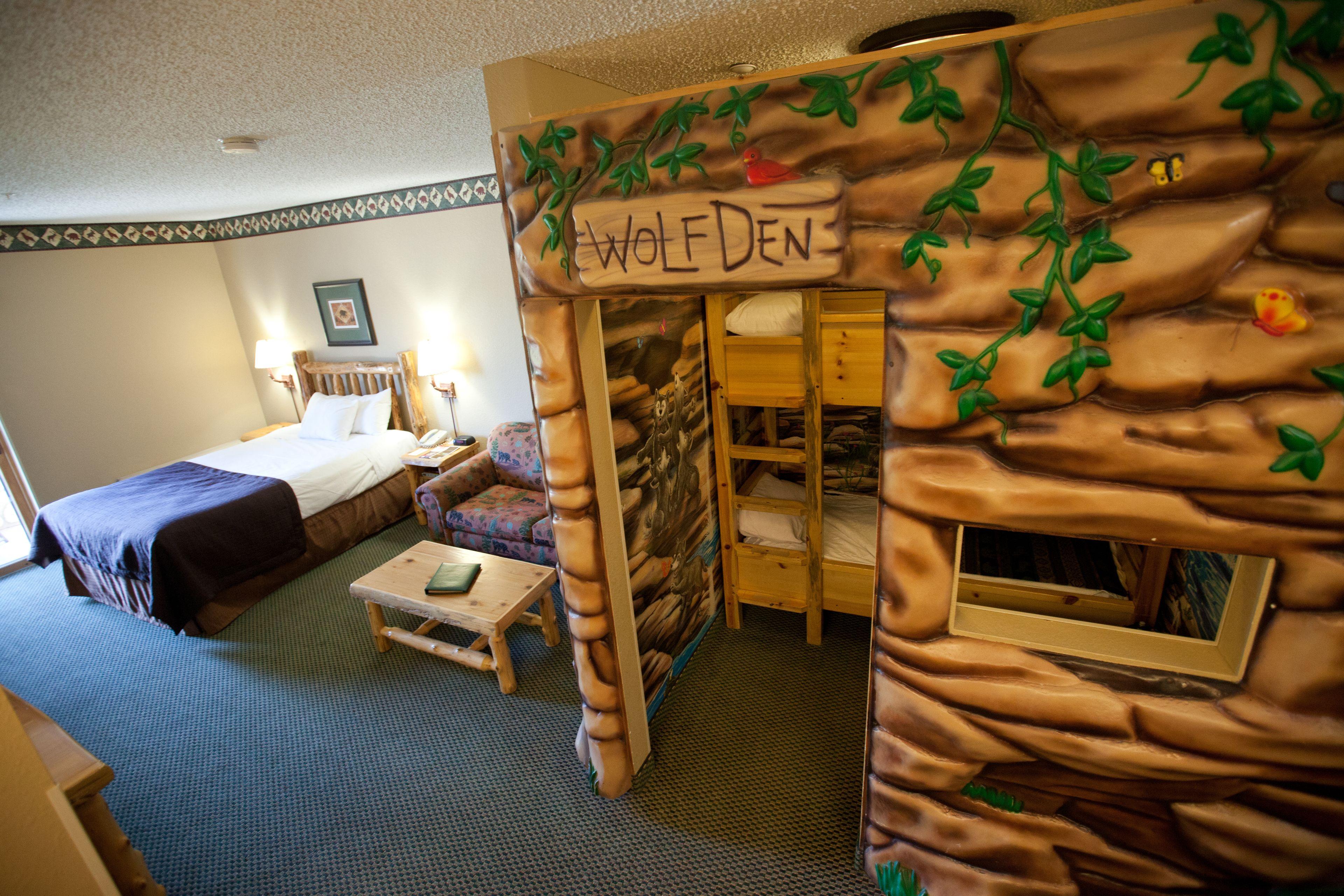 Wolf Den Suite,909825601:JPEG