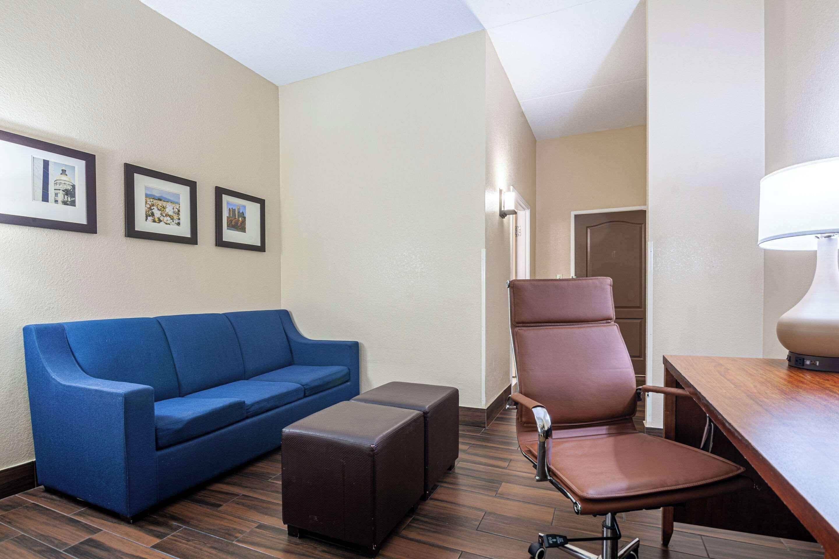 King Suite Non-Smoking