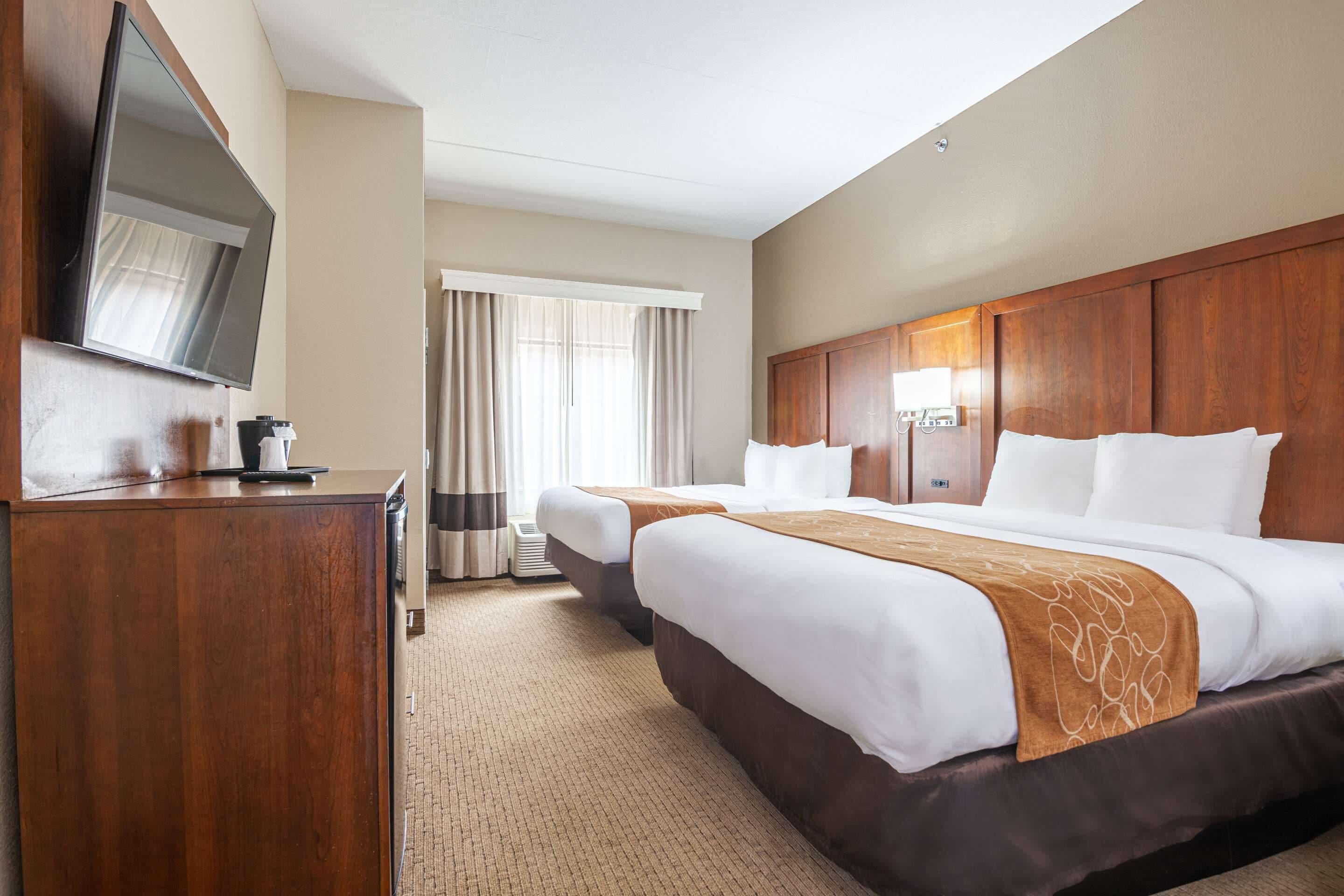 Queen Suite Two Queen Beds Non-Smoking