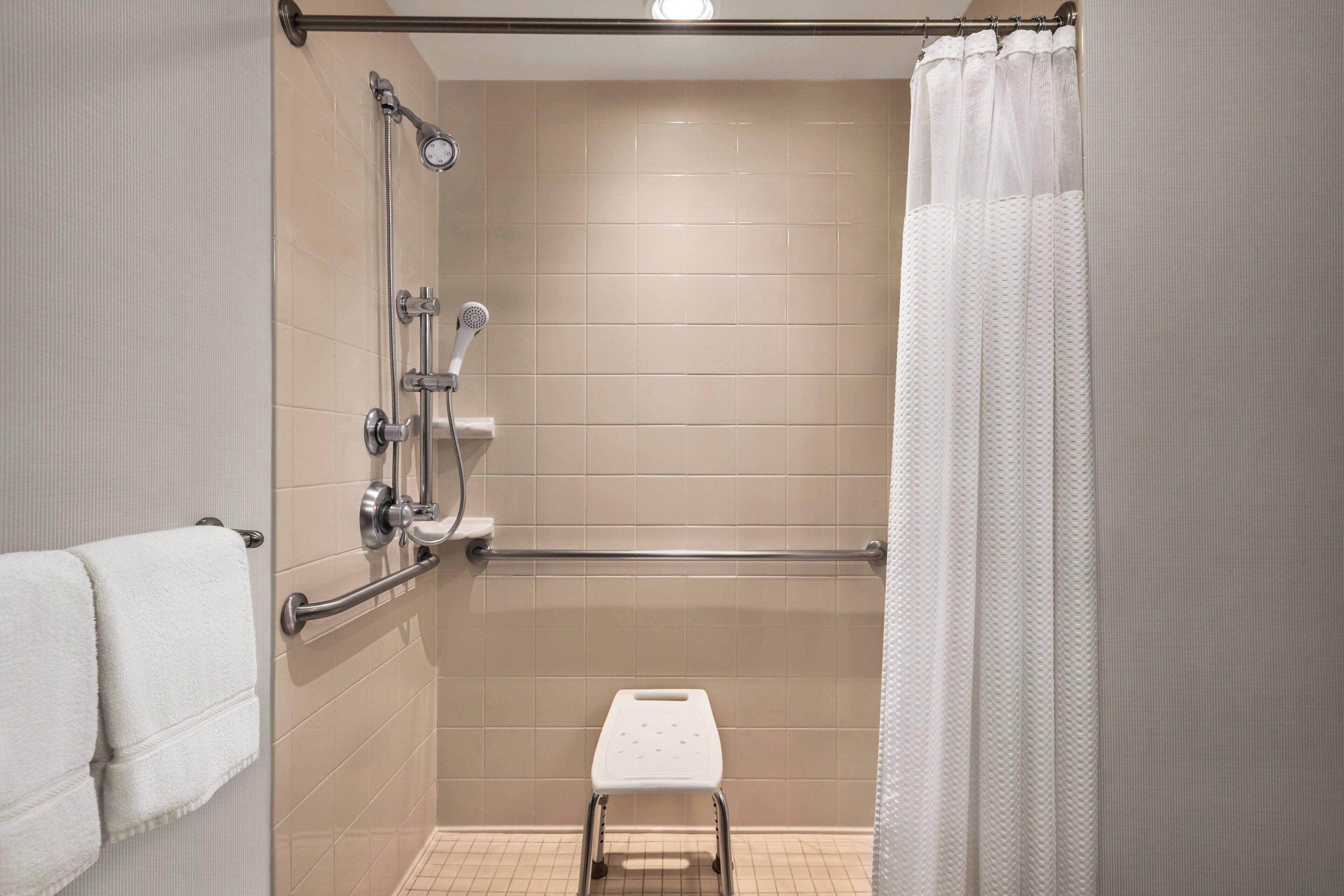Room Two Specialty Beds Bathtub Mobility Access or Hearing Accessible