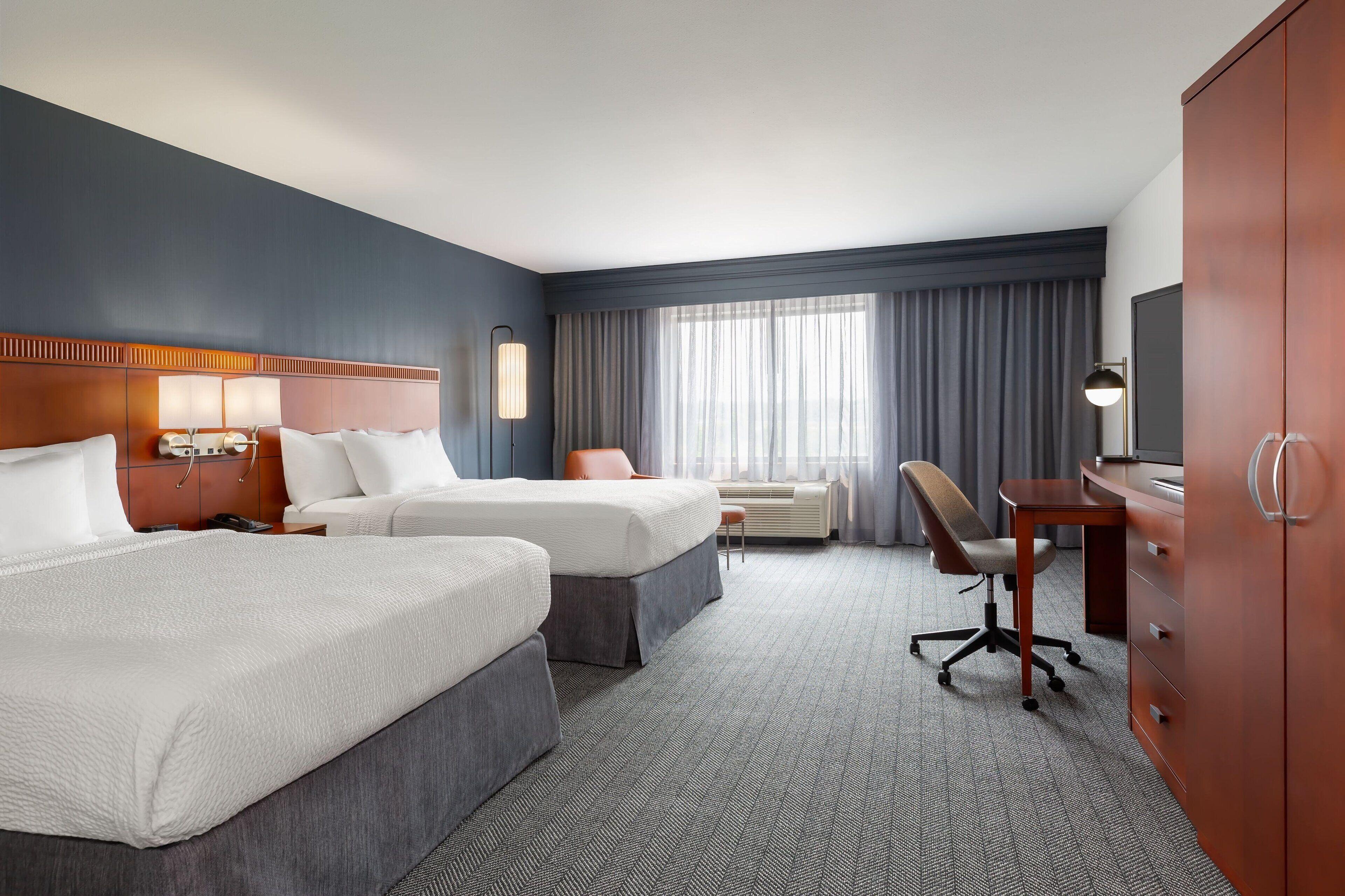 Room Two Specialty Beds Bathtub Mobility Access or Hearing Accessible