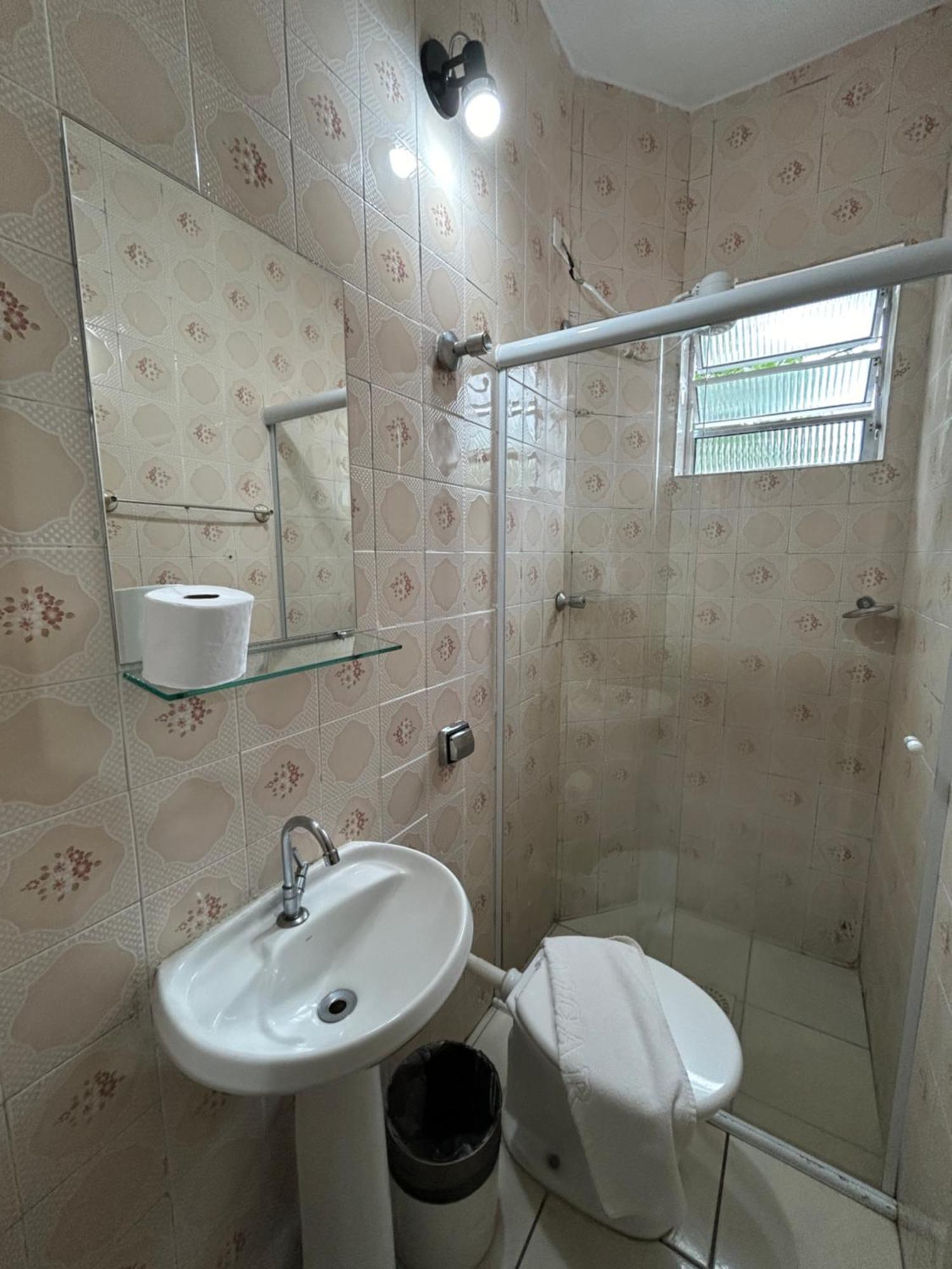 Quarto Duplo com Cama de Casal