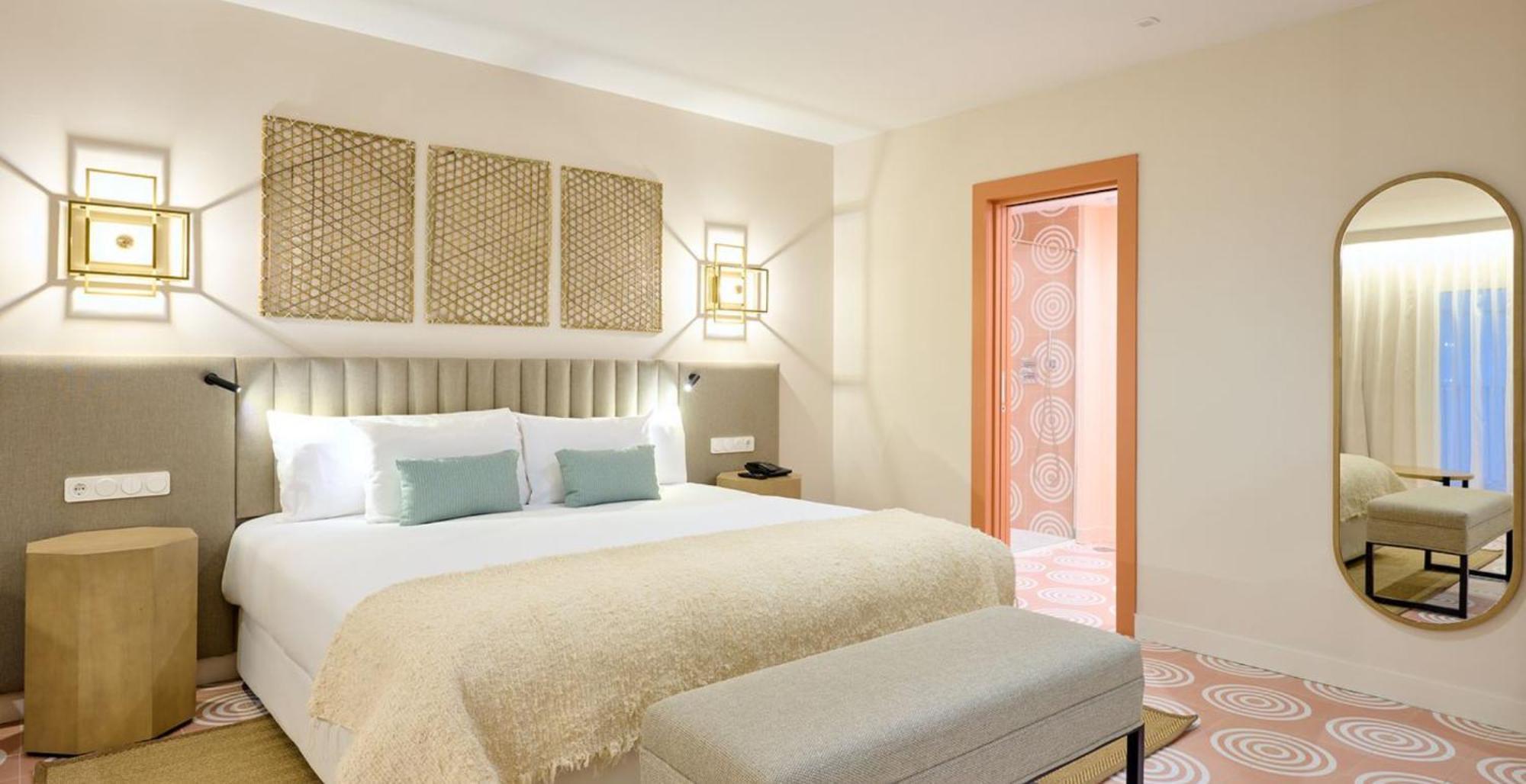 Deluxe Room,1774242783:JPEG
