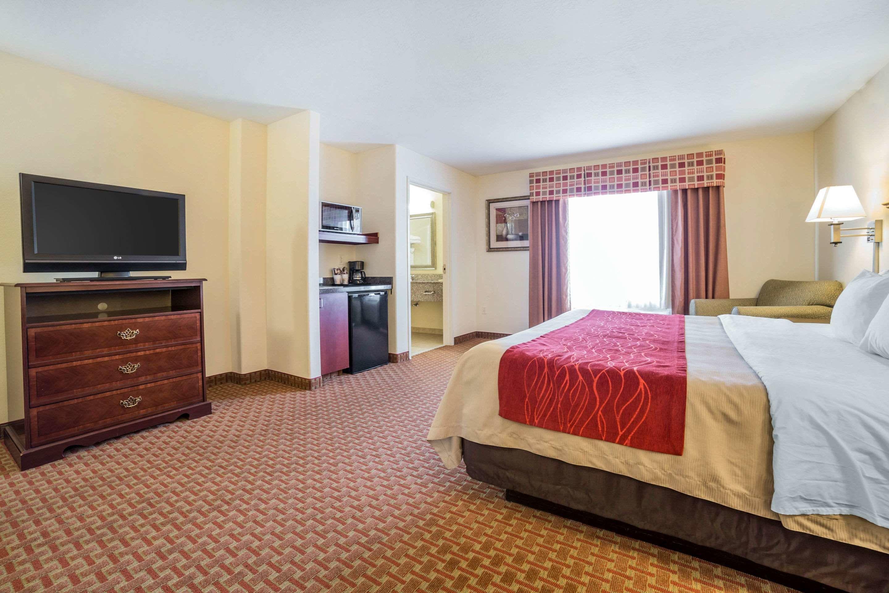 King Suite Accessible or Non-Smoking