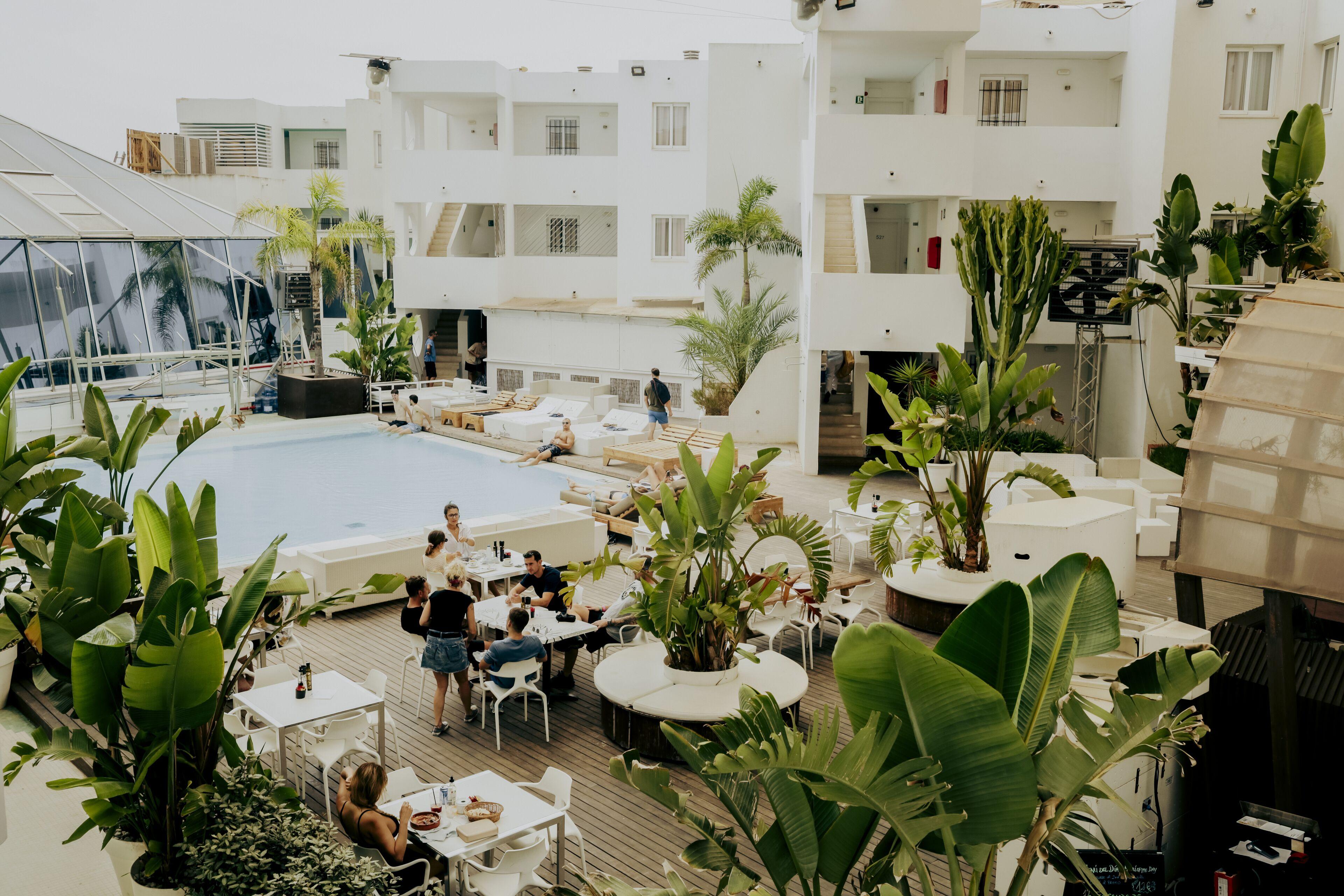Apartment Pool View