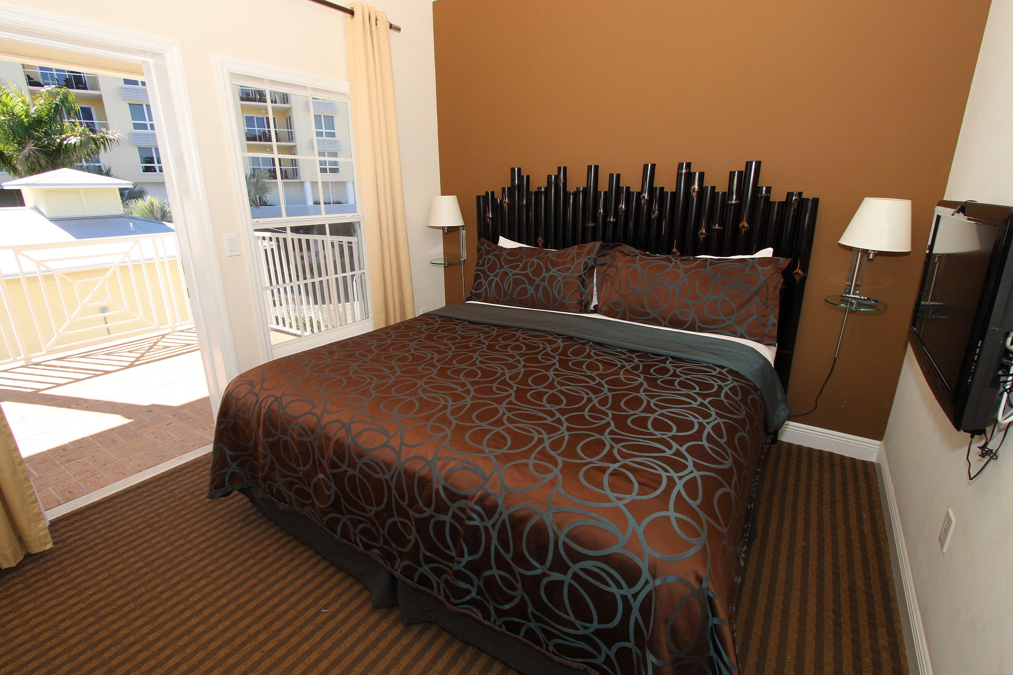 Deluxe One-Bedroom Apartment