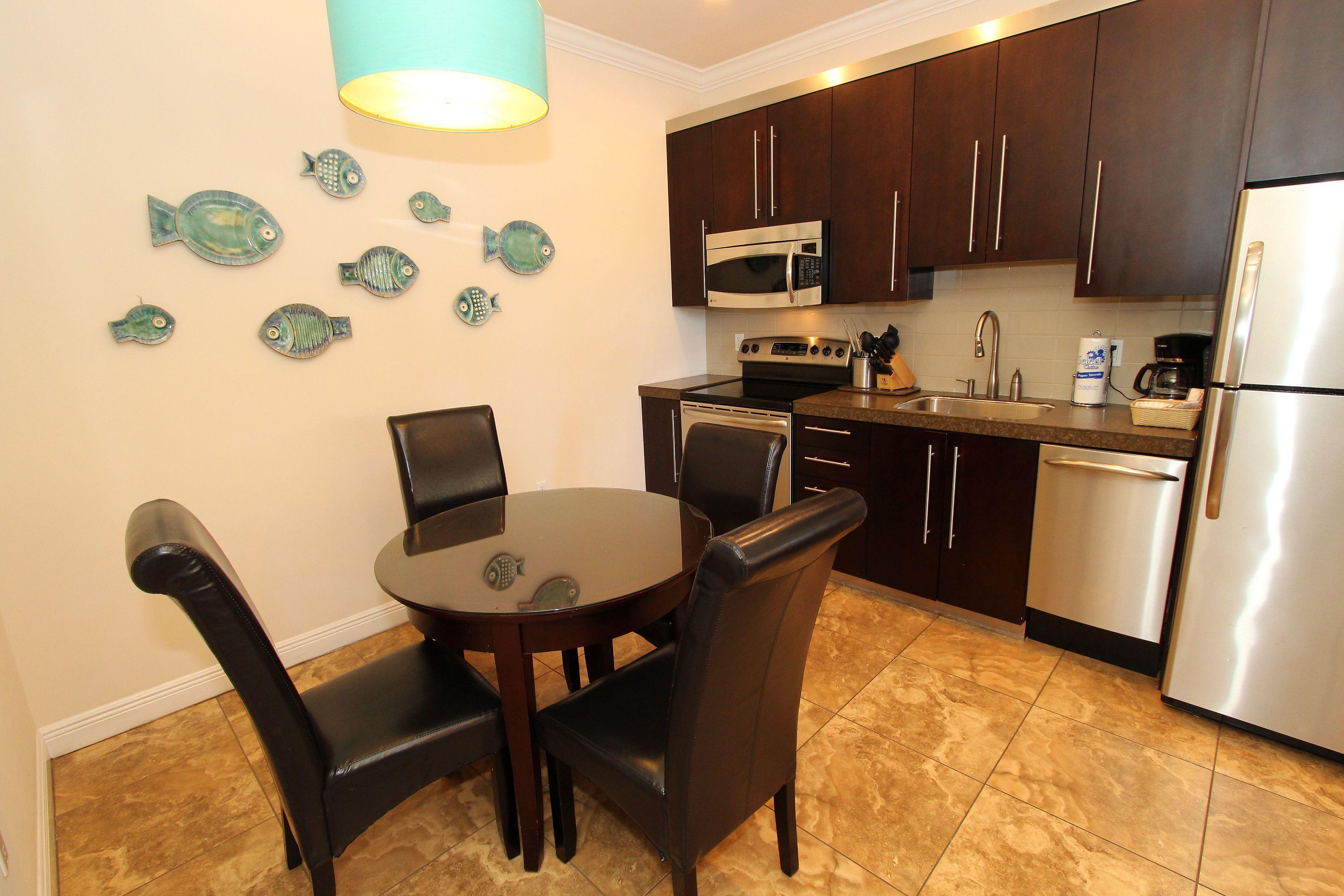 Deluxe One-Bedroom Apartment