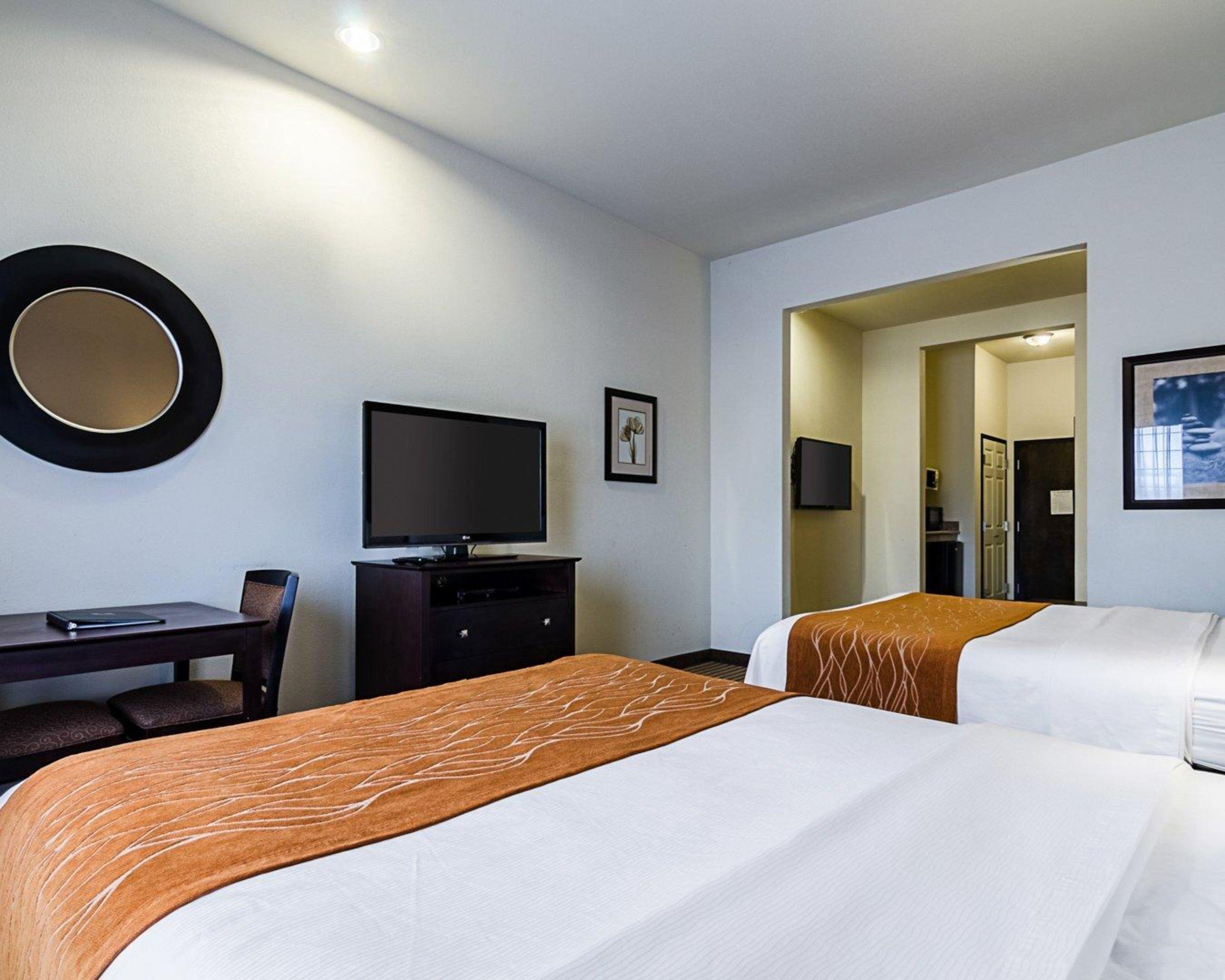 Queen Room Two Queen Beds Non-Smoking
