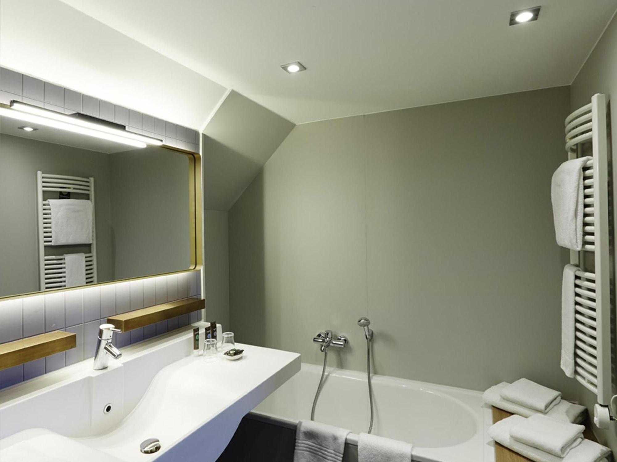 Superior Suite with Skyline View,1716972784:JPEG