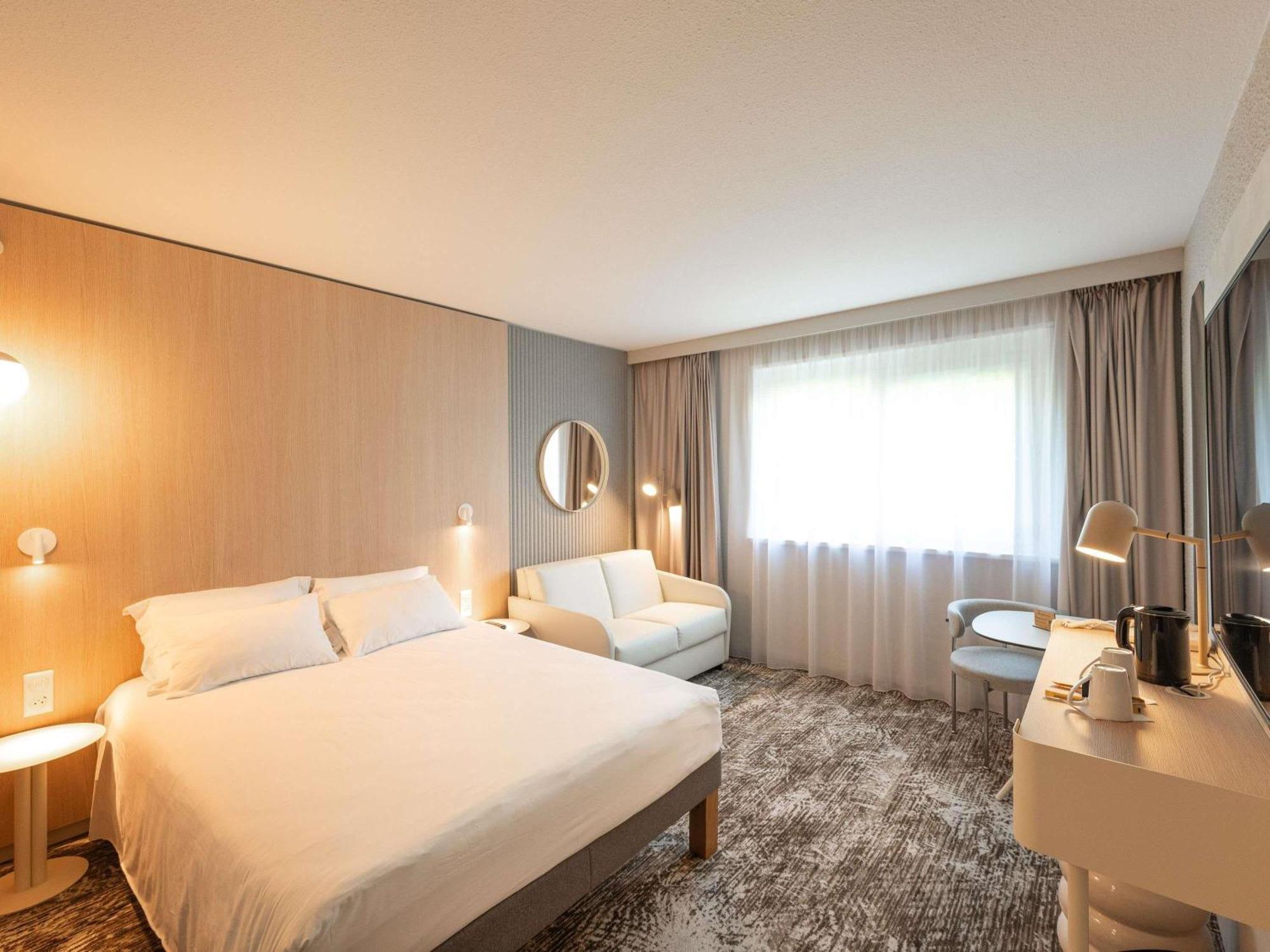 Executive Double Room with Sofa Bed,1716973032:JPEG