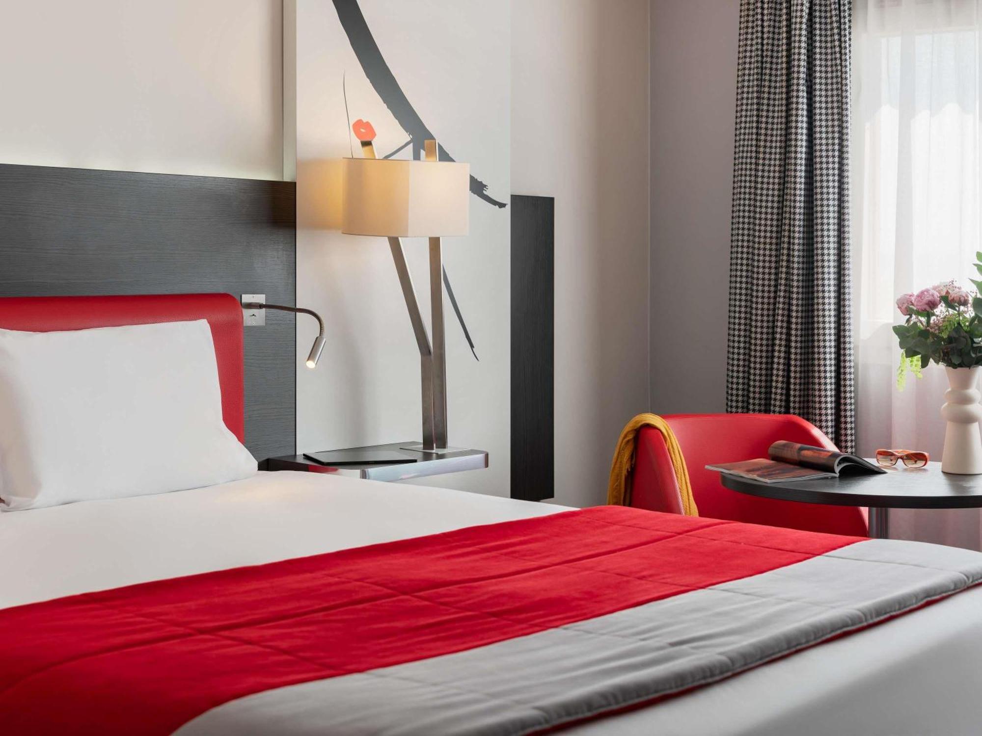 Suite with One Double Bed and One Double Sofa Bed,1729981089:JPEG