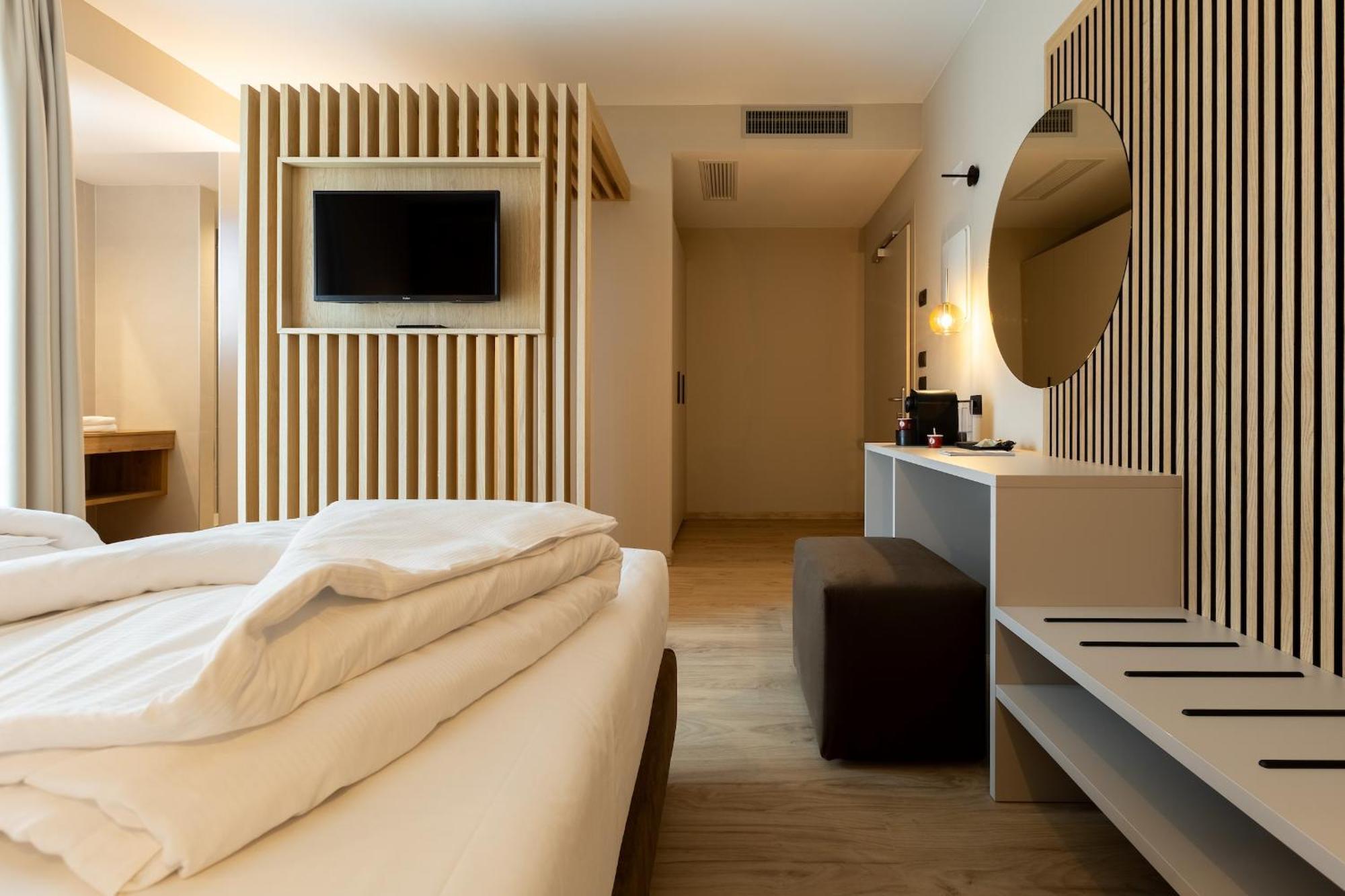 Deluxe Double or Twin Room Balcony