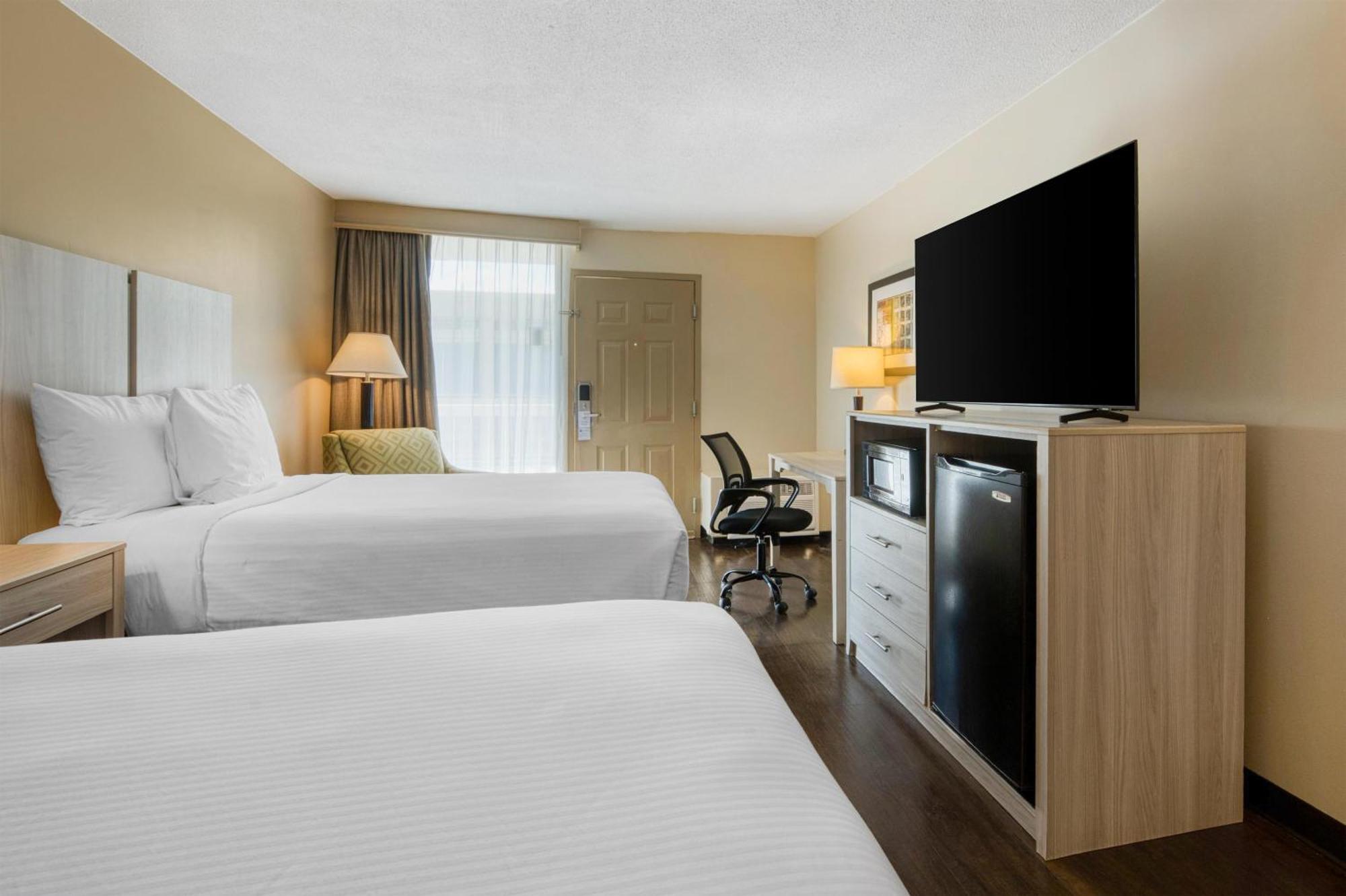 Standard Room with Two Double Beds