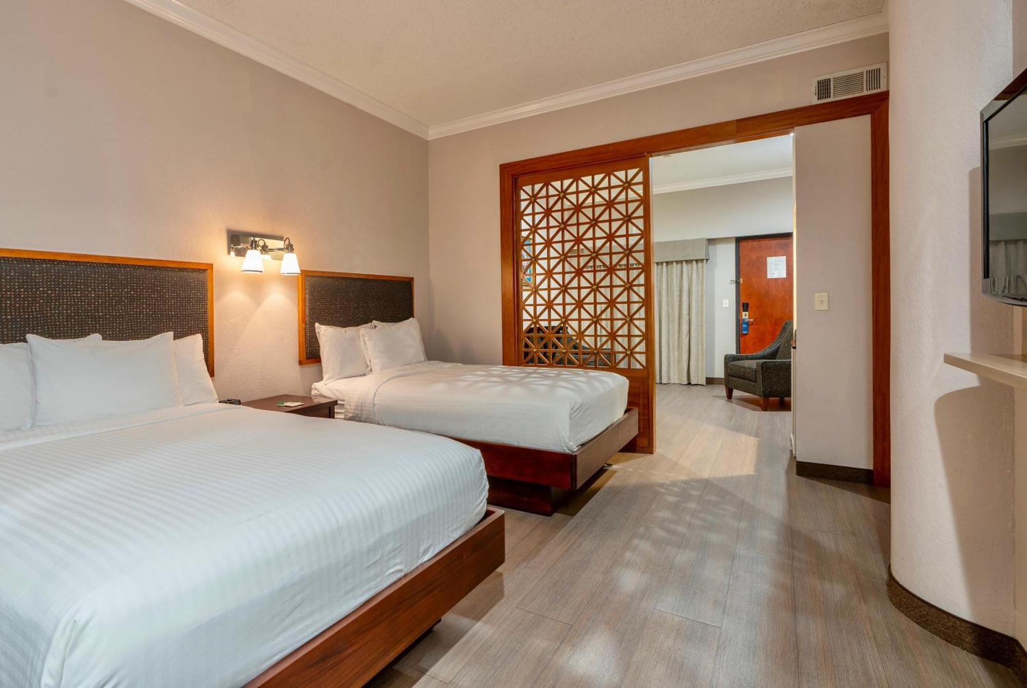 Suite Two Double Beds Non-Smoking