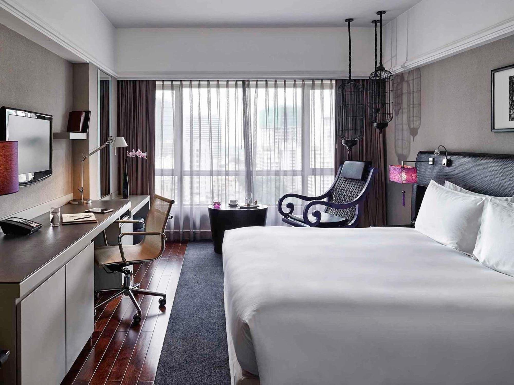 Grote Luxe Kamer met Kingsize Bed en Uitzicht op de Stad
