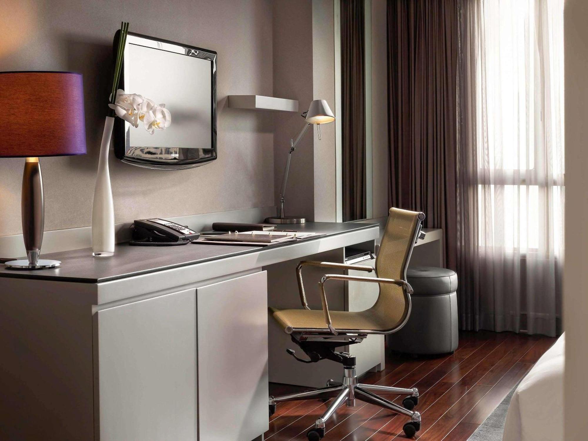 Luxury Twin room with City View