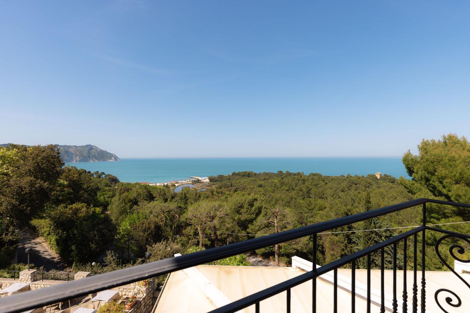 Standard Double or Twin Room Sea View