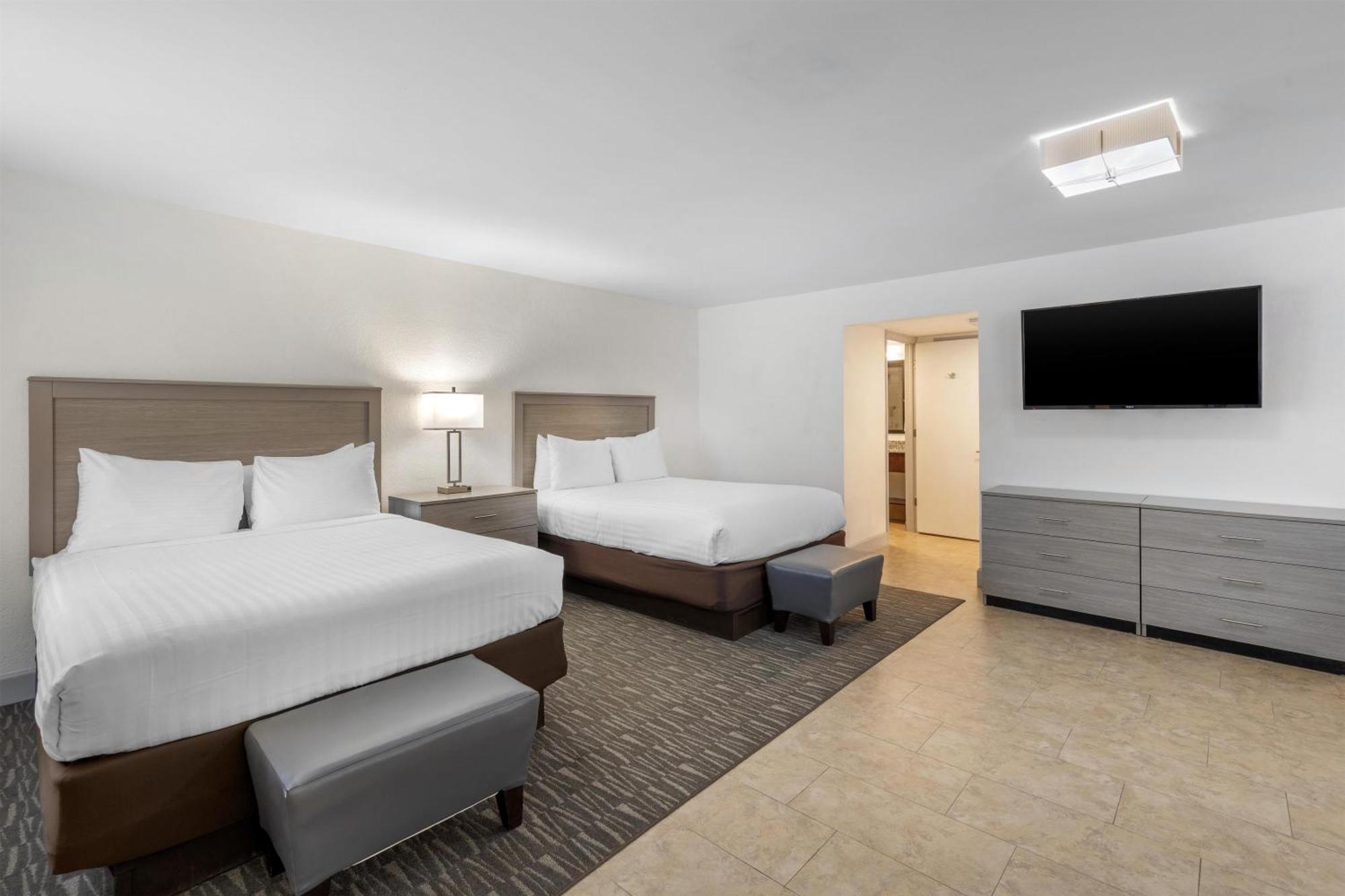 Queen Suite with Two Queen Beds - Non-Smoking