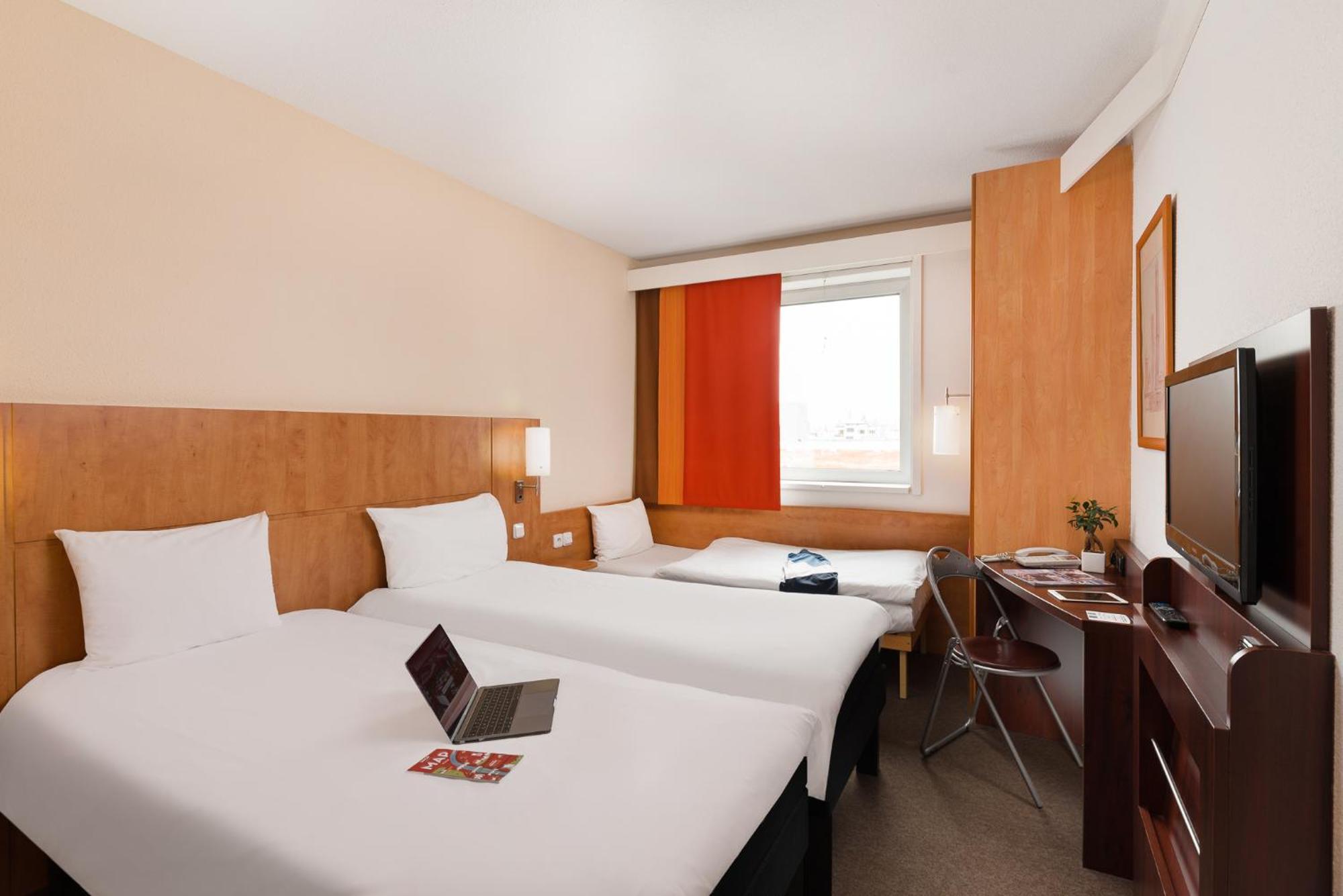 Standard Room Three Single Beds