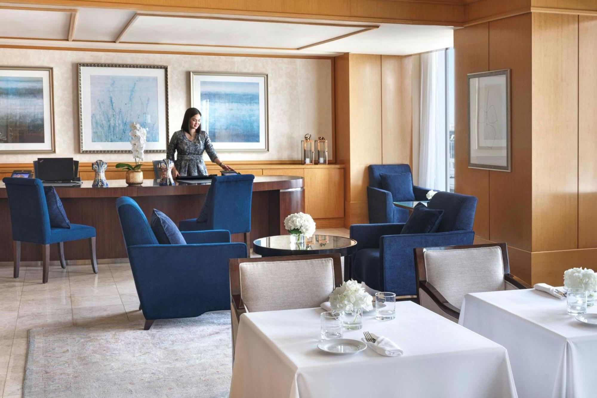 Club Suite Lounge Access One King Non Smoking